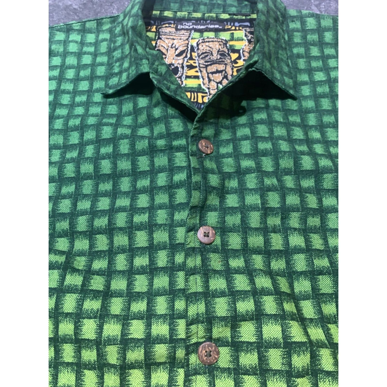 Vintage VINTAGE No Boundaries Hawaiian Shirt Mens Green Aztec Tribal Cotton Button-Up Short Sleeve Large Size US L / EU 52-54 / 3 - 6 Thumbnail