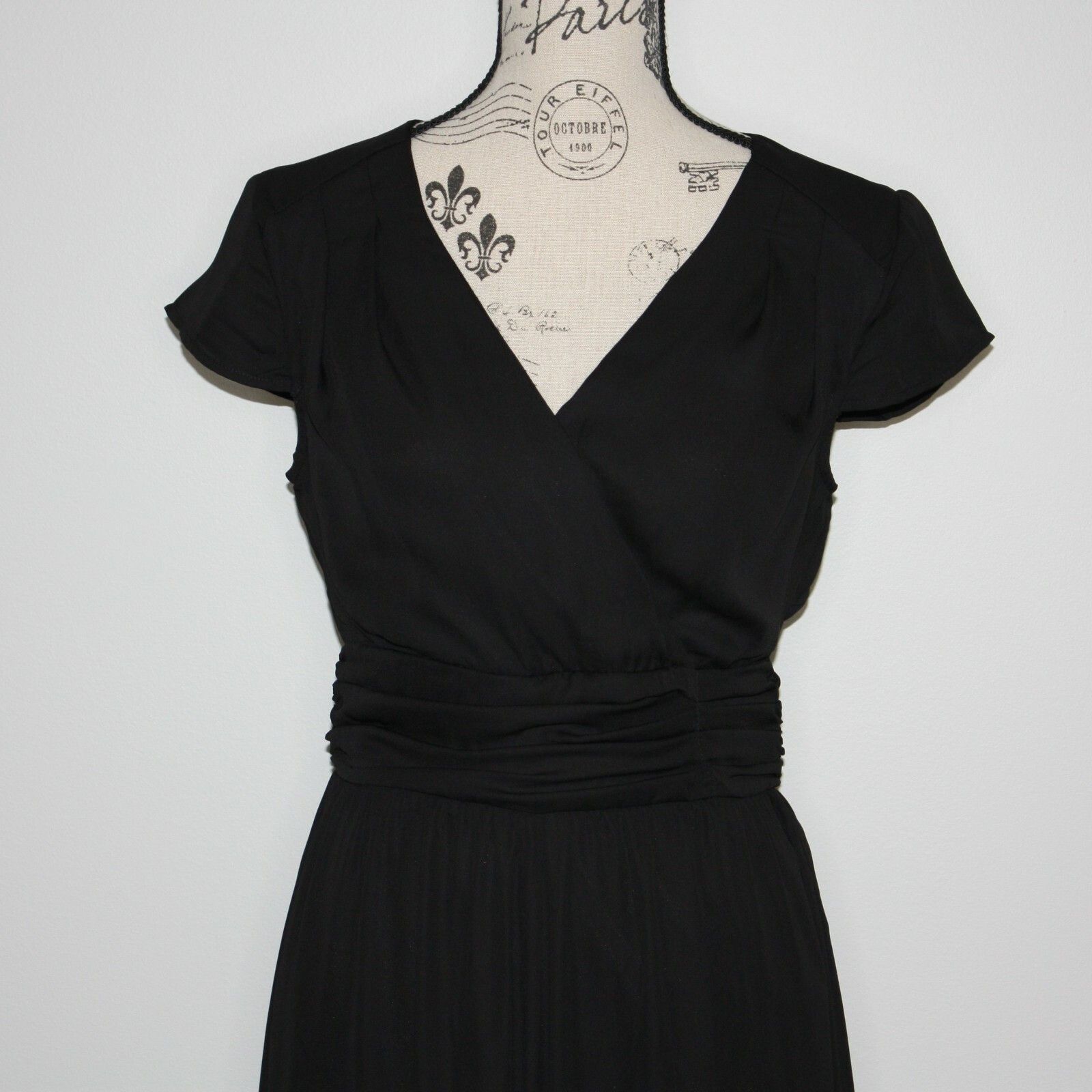 Other Cupshe V-Neck Shirred Dress in Black and size Small NWT Size S / US 4 / IT 40 - 9 Thumbnail