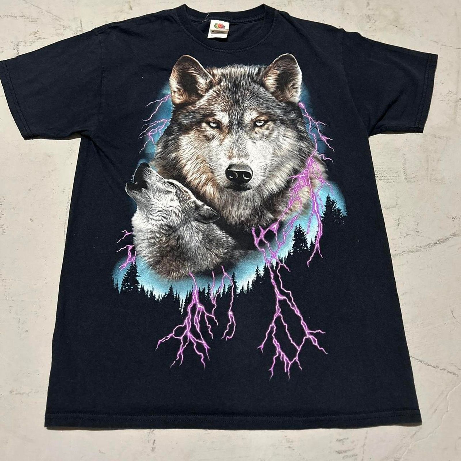Fruit Of The Loom **Crazy Black and Purple Lightning Wolf Howling Graphic Tee* Size US M / EU 48-50 / 2 - 1 Thumbnail