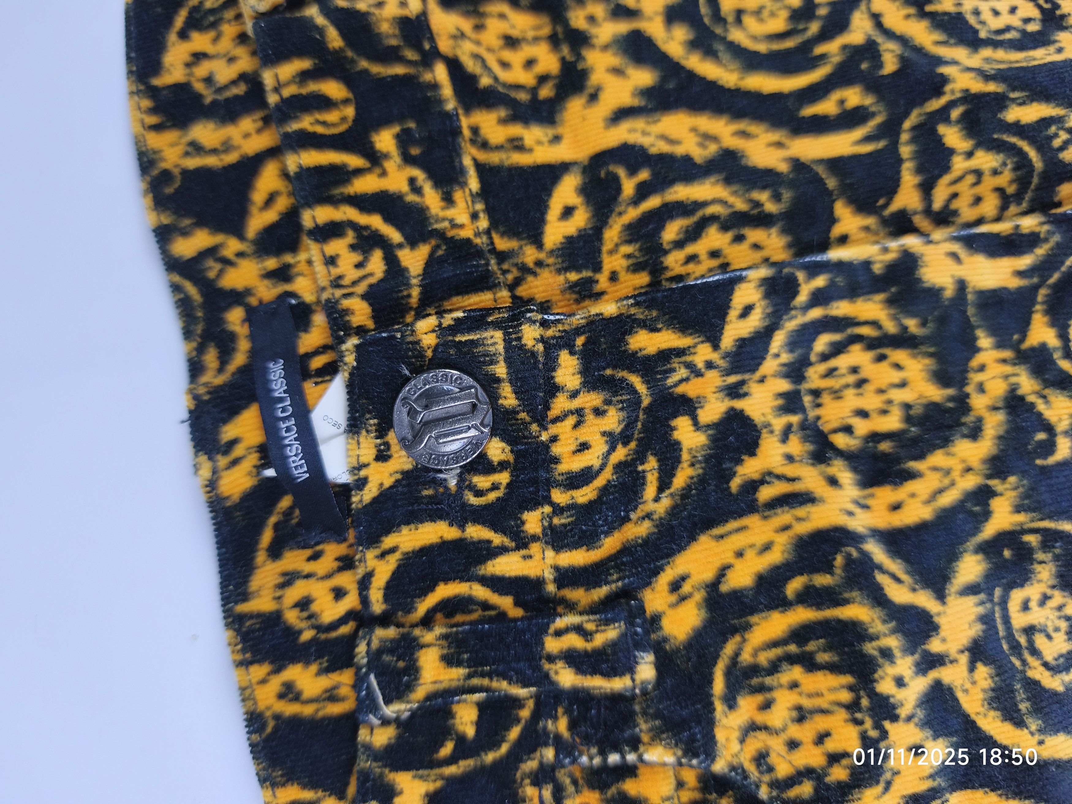Versace Versace classic baroque pattern corduroy pants Size 28" / US 6 / IT 42 - 7 Thumbnail