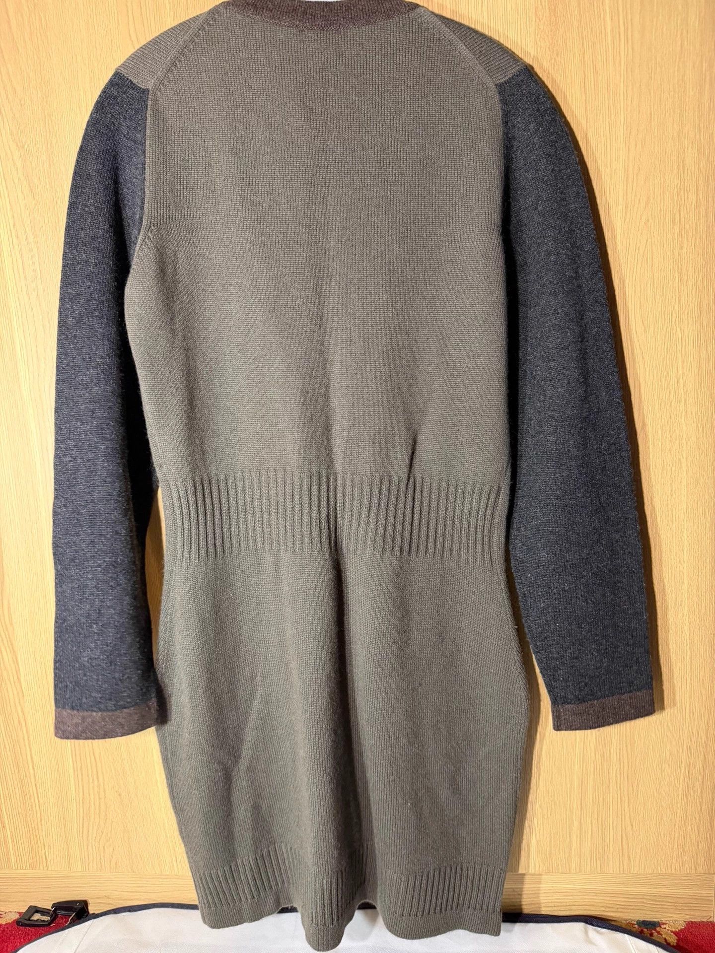 Chanel Chanel colorblocked CC knit sweater 36 Size XS / US 0-2 / IT 36-38 - 2 Thumbnail