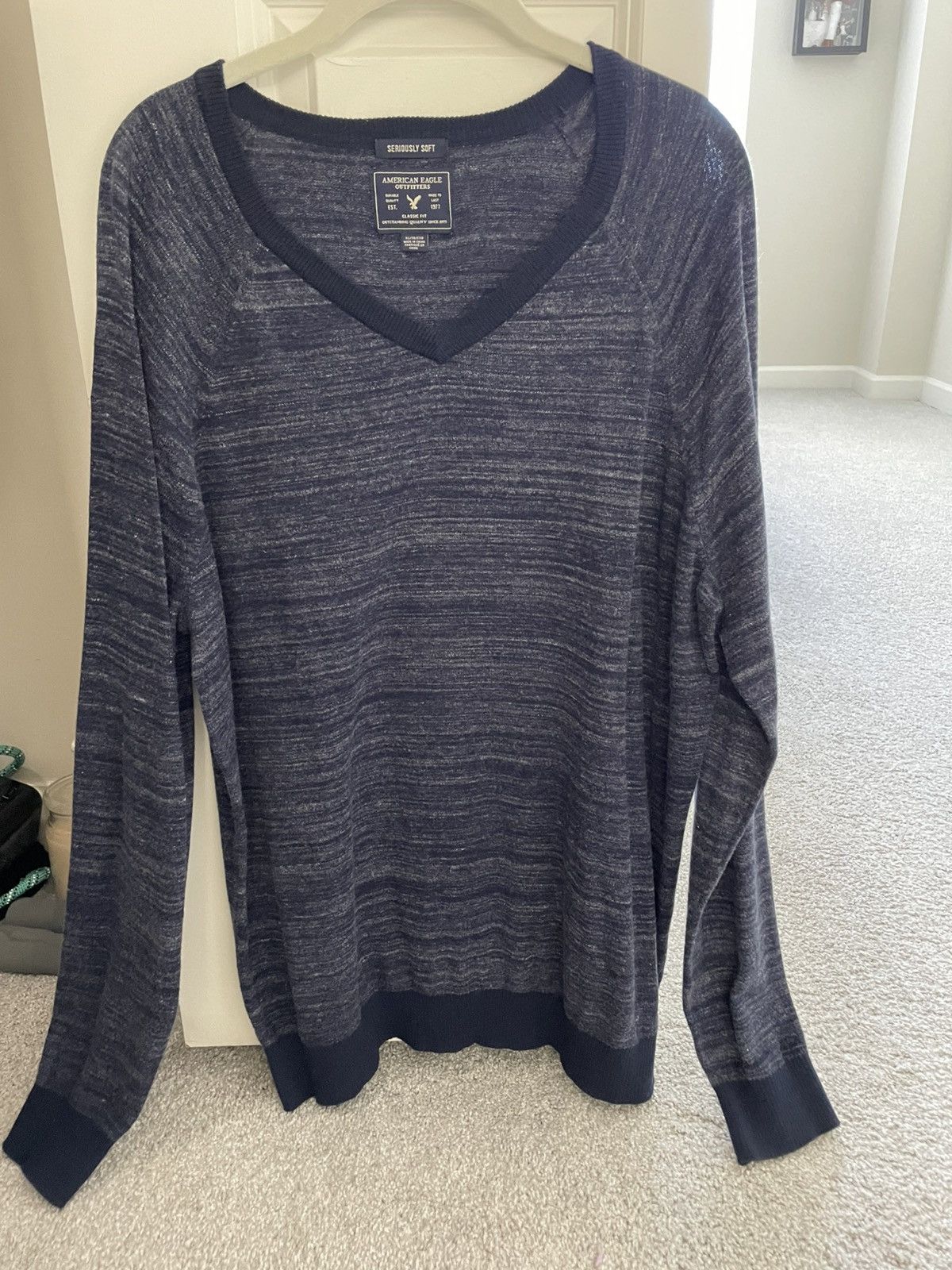 American Eagle Outfitters American Eagle Men’s seriously soft Vneck top size XL Size US XL / EU 56 / 4 - 3 Thumbnail