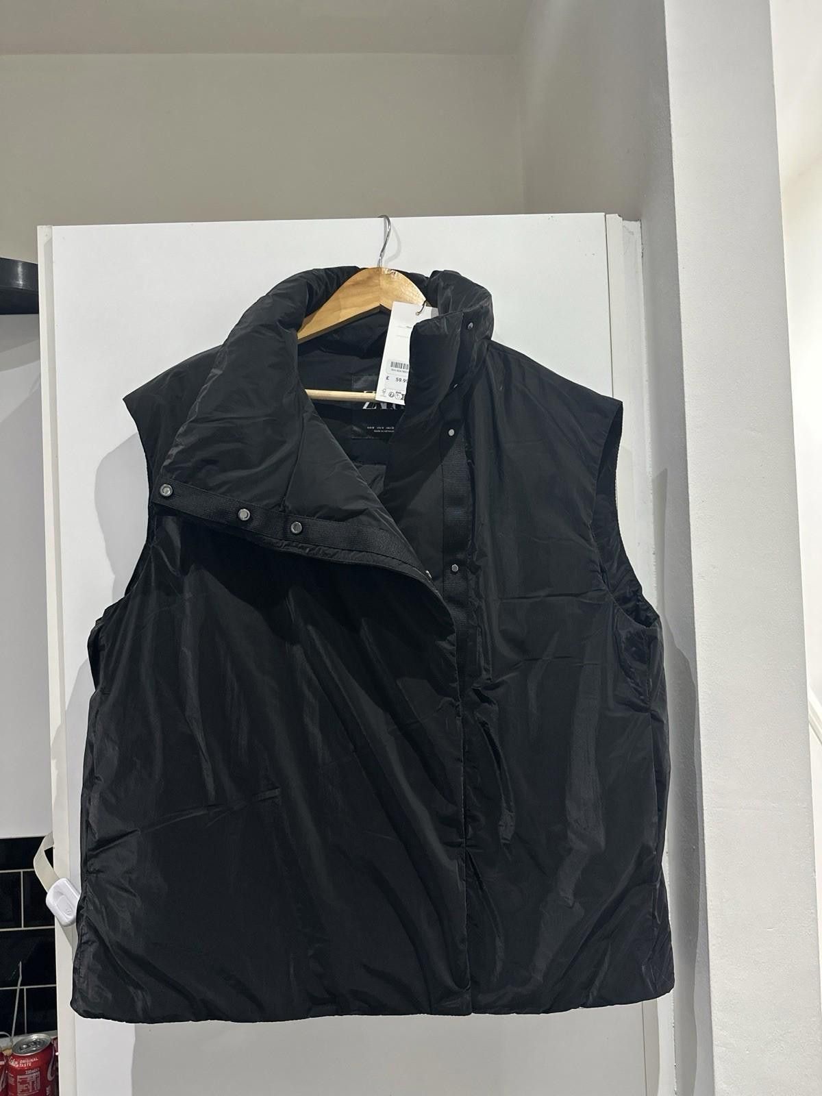 Zara ZARA Puffer Gilet BNWT Size M / US 6-8 / IT 42-44 - 1 Thumbnail