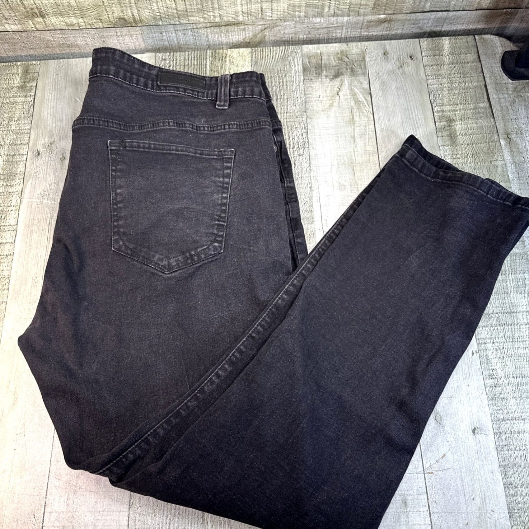 Kenneth Cole Kenneth Cole Jeans Men 42 x 32 Black straight Regular Size Mens Size US 42 / EU 58 - 2 Thumbnail
