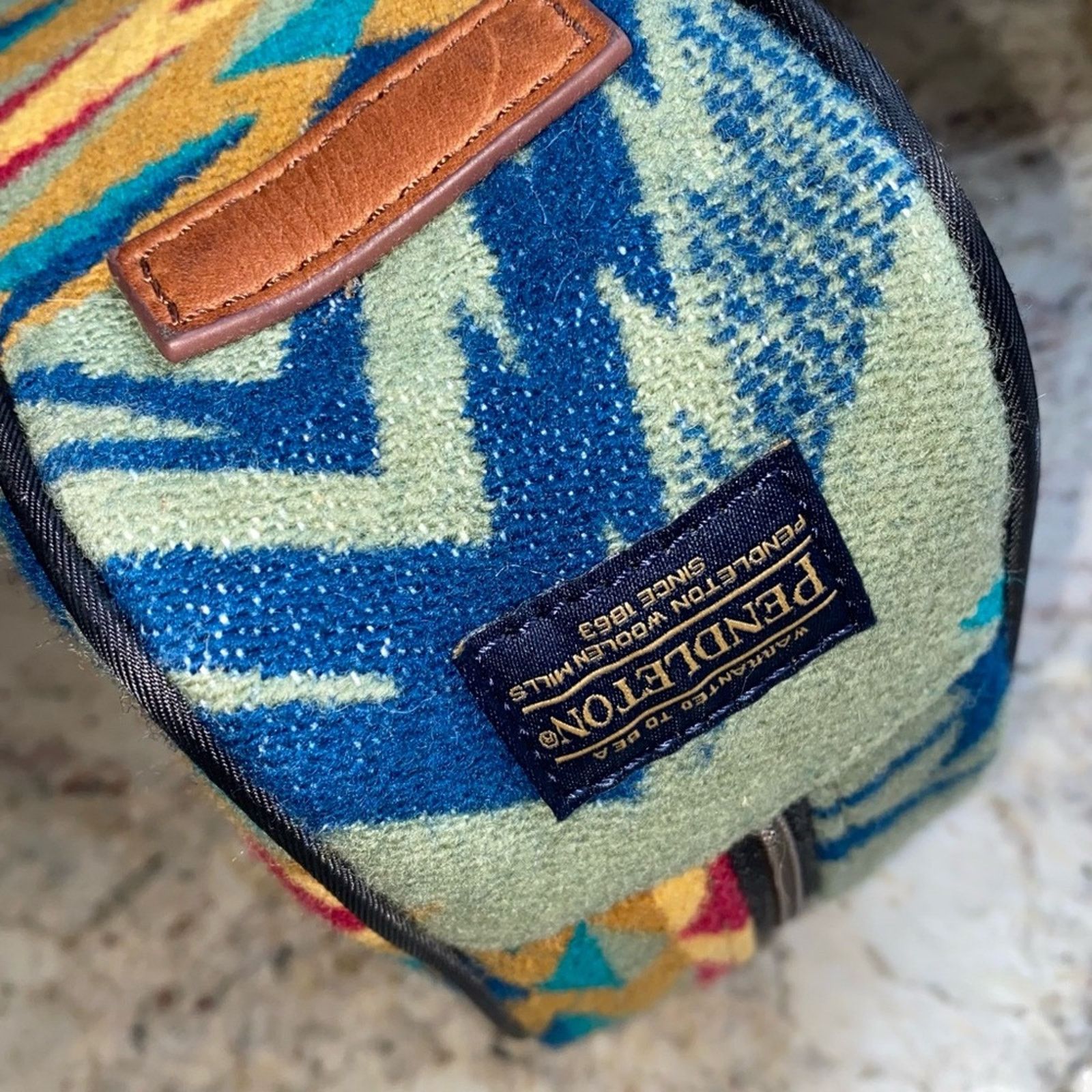 Pendleton PENDLETON Half Moon Aztec Wool Leather Zip Travel Pouch Size ONE SIZE - 4 Thumbnail