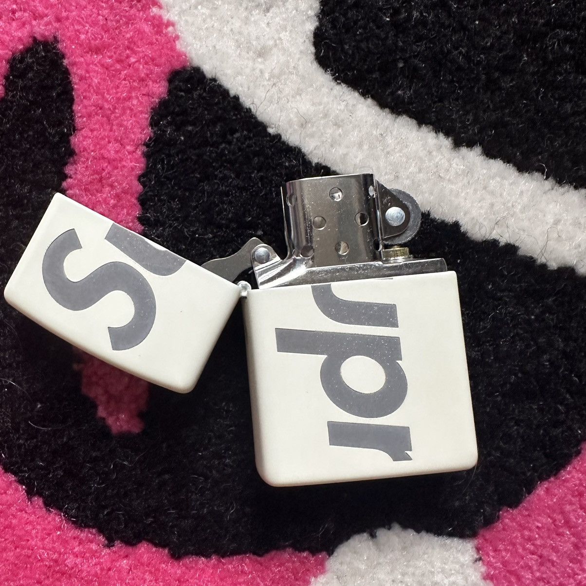 Supreme × Zippo Supreme glow in the dark zippo brand new never used Size ONE SIZE - 5 Thumbnail