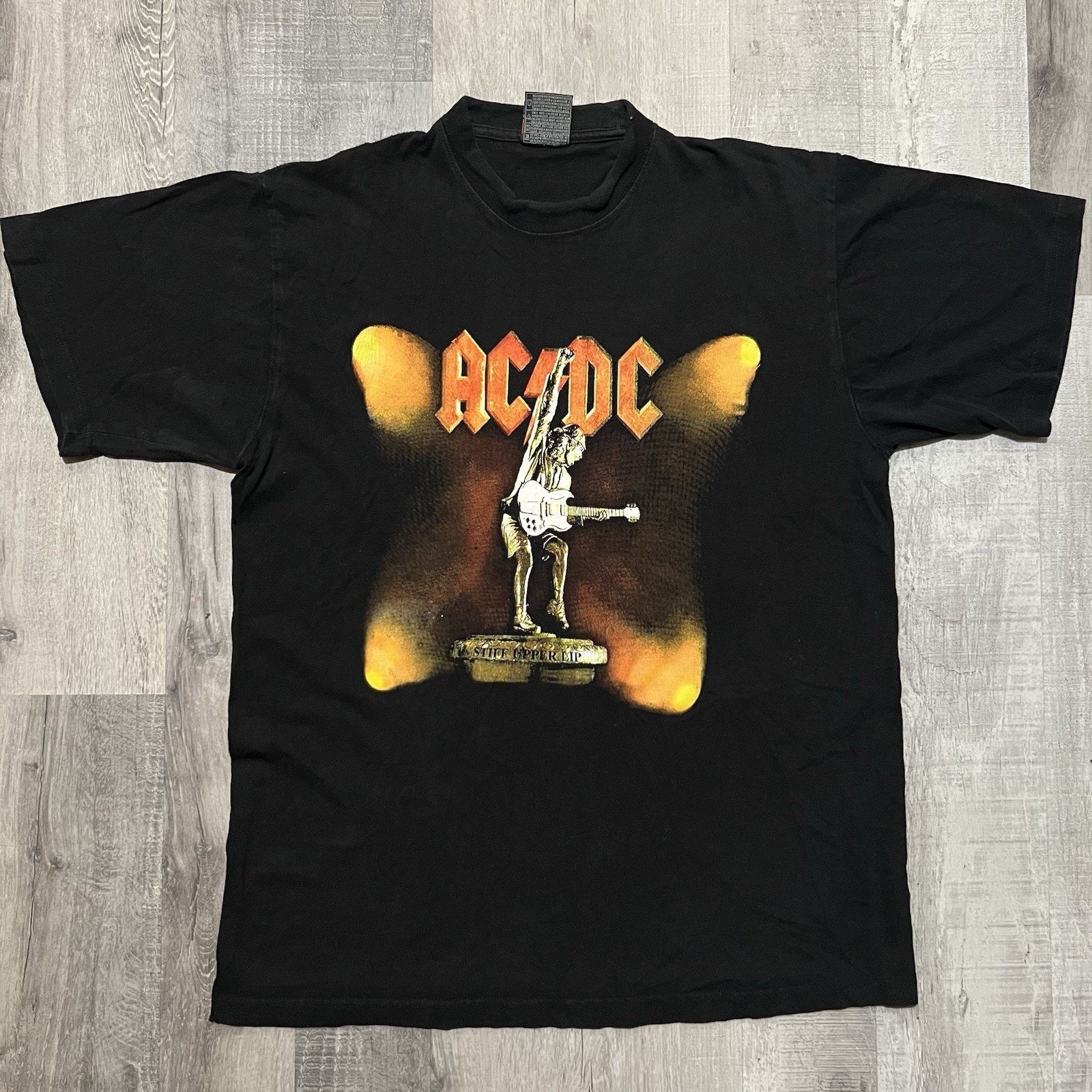 Vintage Vintage AC/DC Stuff Upper Lip Y2K Concert Band T Shirt Rock Size US L / EU 52-54 / 3 - 1 Thumbnail