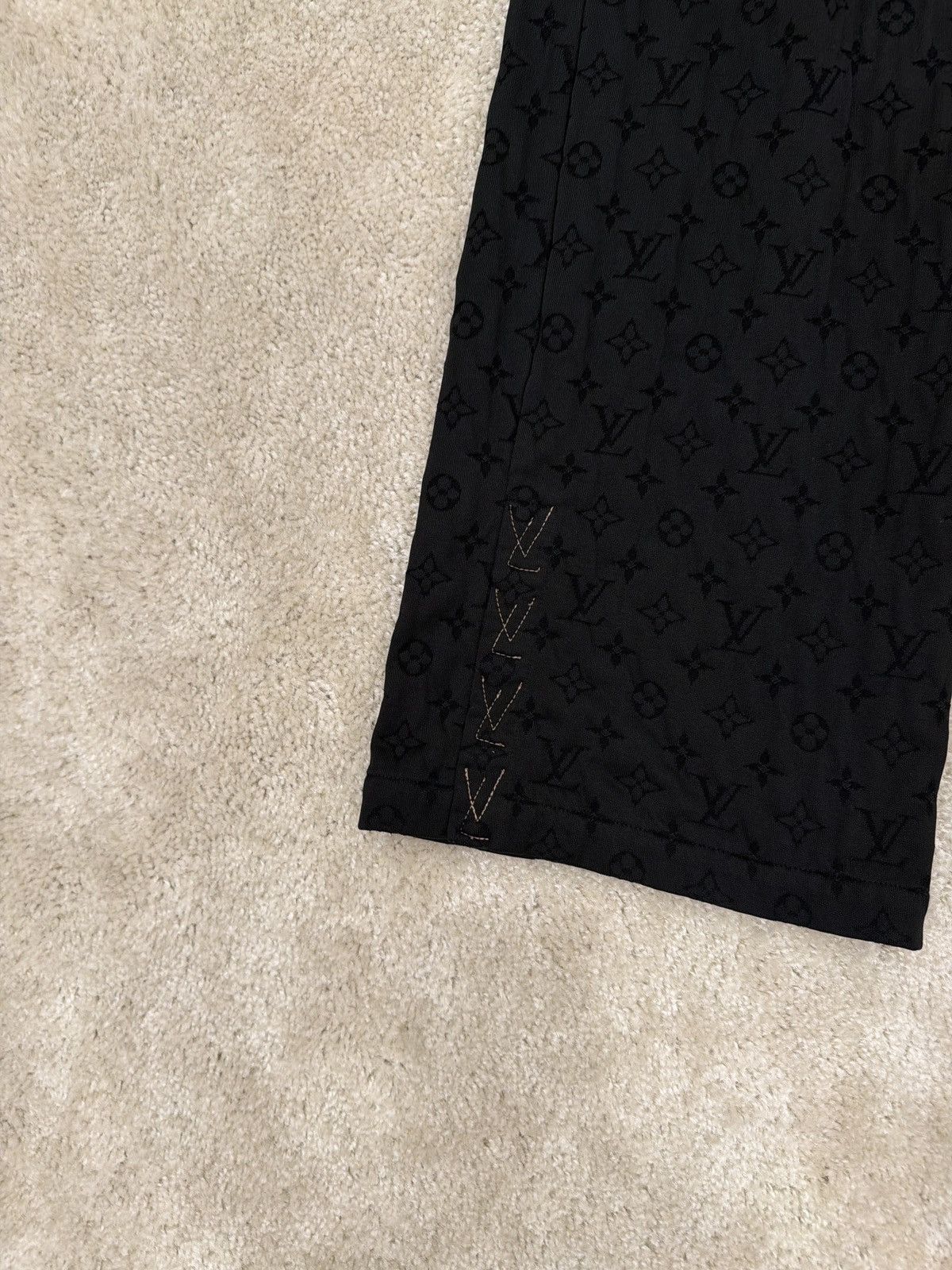 Louis Vuitton × NBA Louis Vuitton x NBA Monogram Pants with Slits Size US 37 - 2 Thumbnail