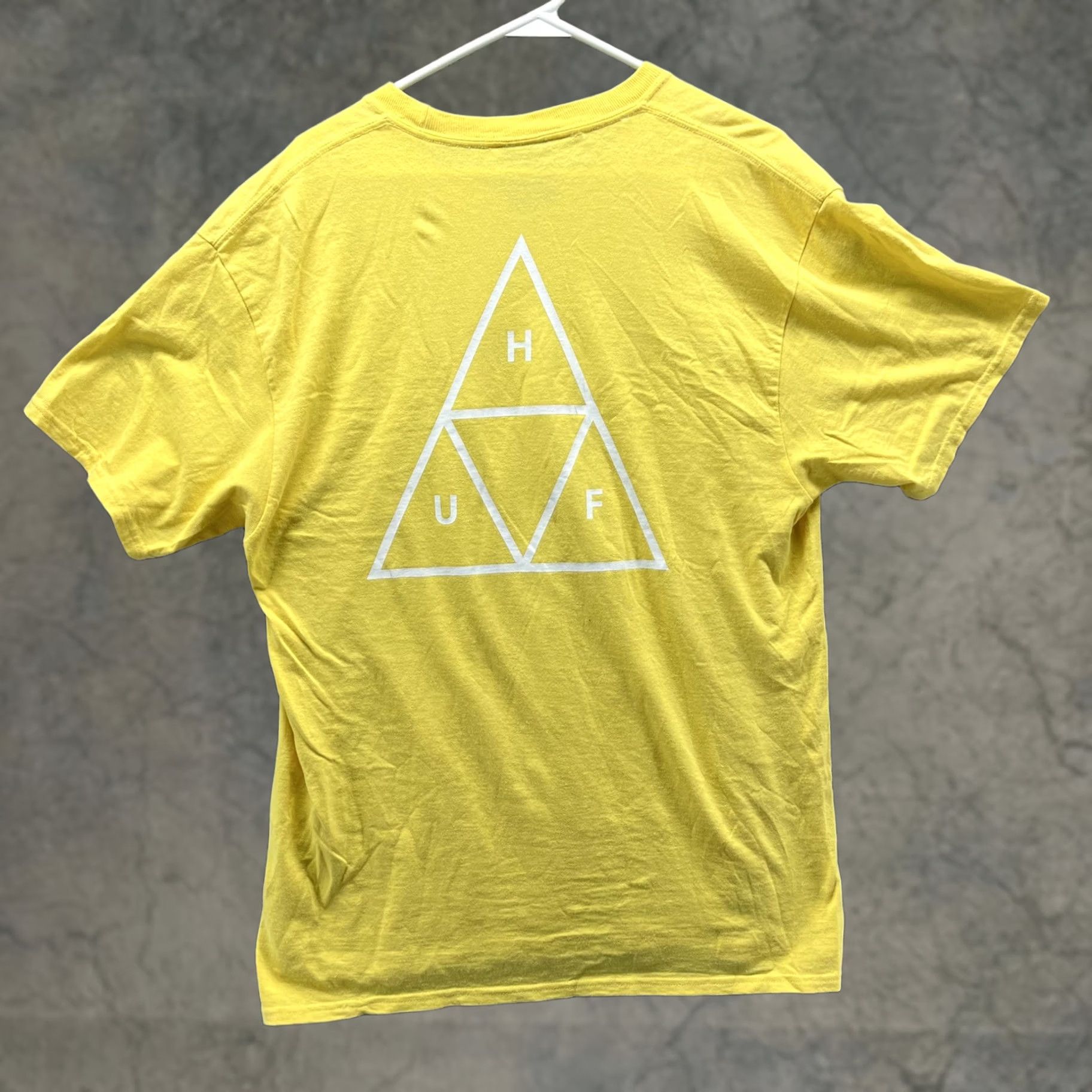 Huf HUF Shirt Mens Large Yellow Triple Triangle Logo Graphic Skate Streetwear Shirt Mens Large Yellow Triangle Logo Graphic Back Size US L / EU 52-54 / 3 - 1 Thumbnail