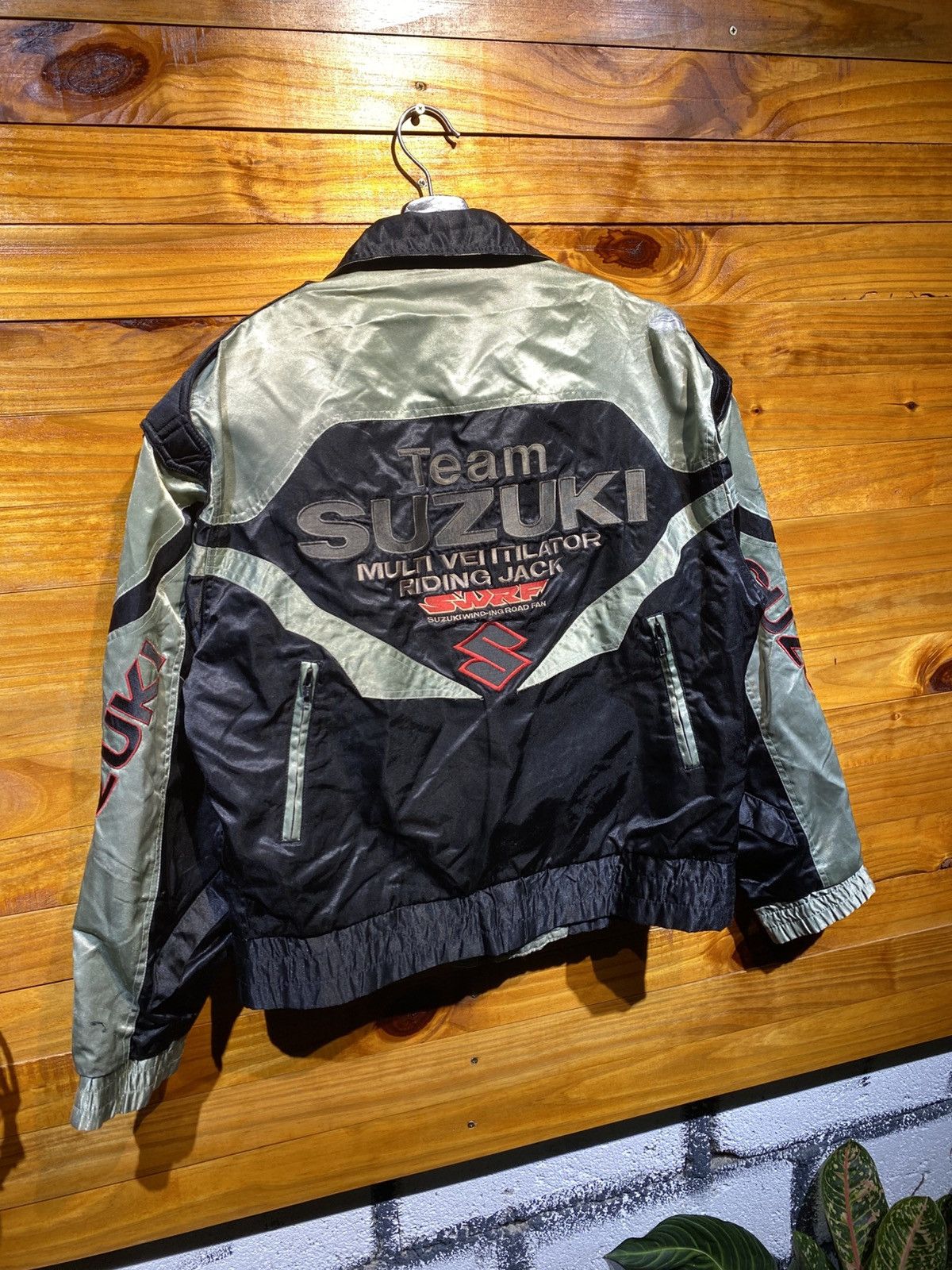 Japanese Brand Vintage Suzuki Team Motorcycle Riding Black Metallic Green Size US L / EU 52-54 / 3 - 5 Thumbnail