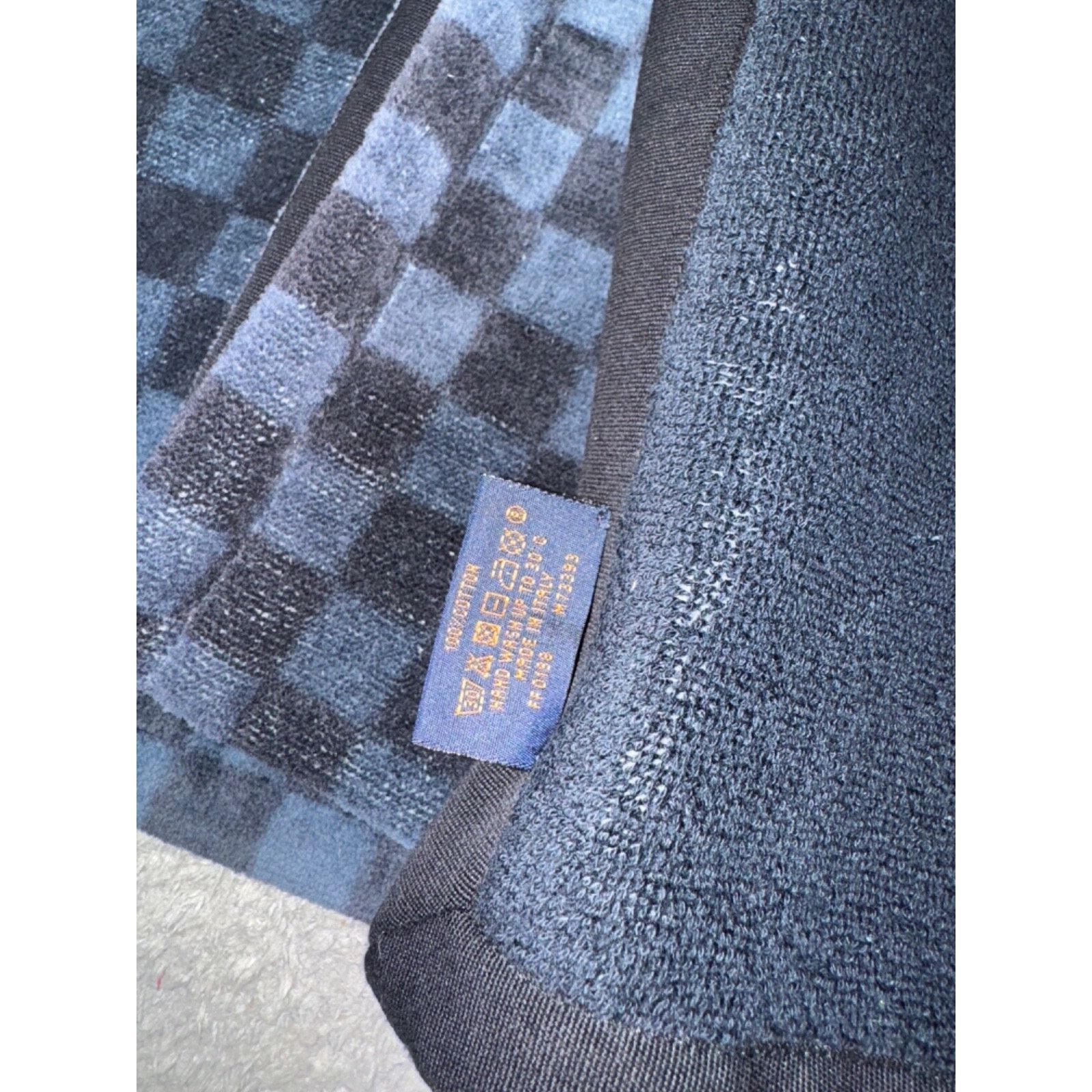 Louis Vuitton Louis Vuitton Drap Bain Damier Cobalt Race Bath Beach Towel Size ONE SIZE - 11 Thumbnail