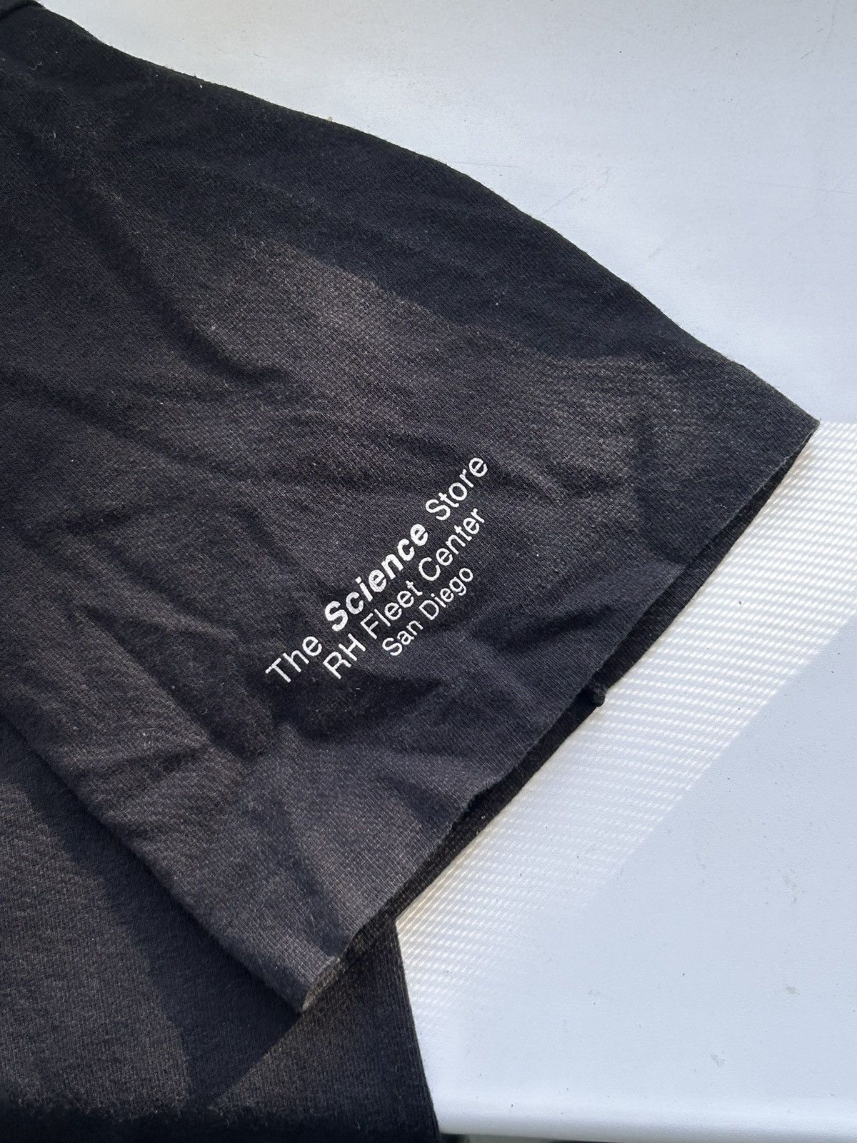 Fruit Of The Loom × Vintage Vintage 1993 fruit of the loom “The Moon” tee Size US L / EU 52-54 / 3 - 4 Thumbnail
