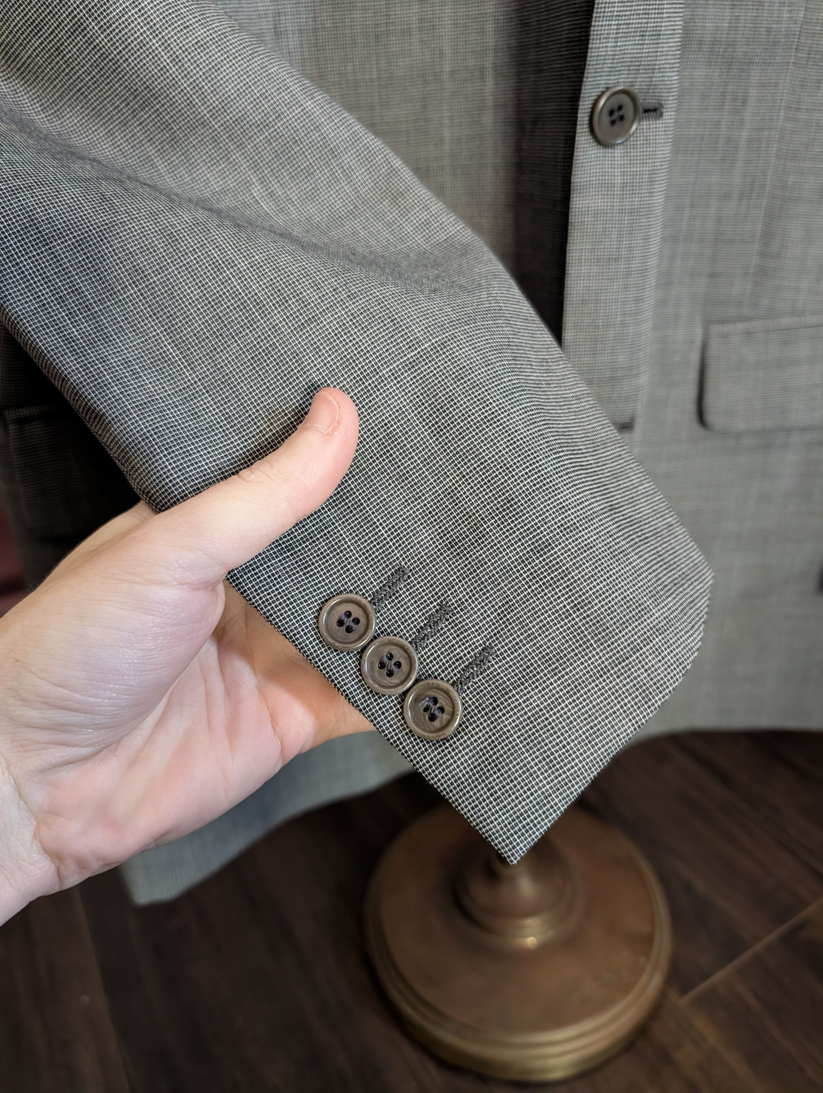 Gianfranco Ferre Hand tailored gray textured wool three button jacket Size 46L - 4 Thumbnail