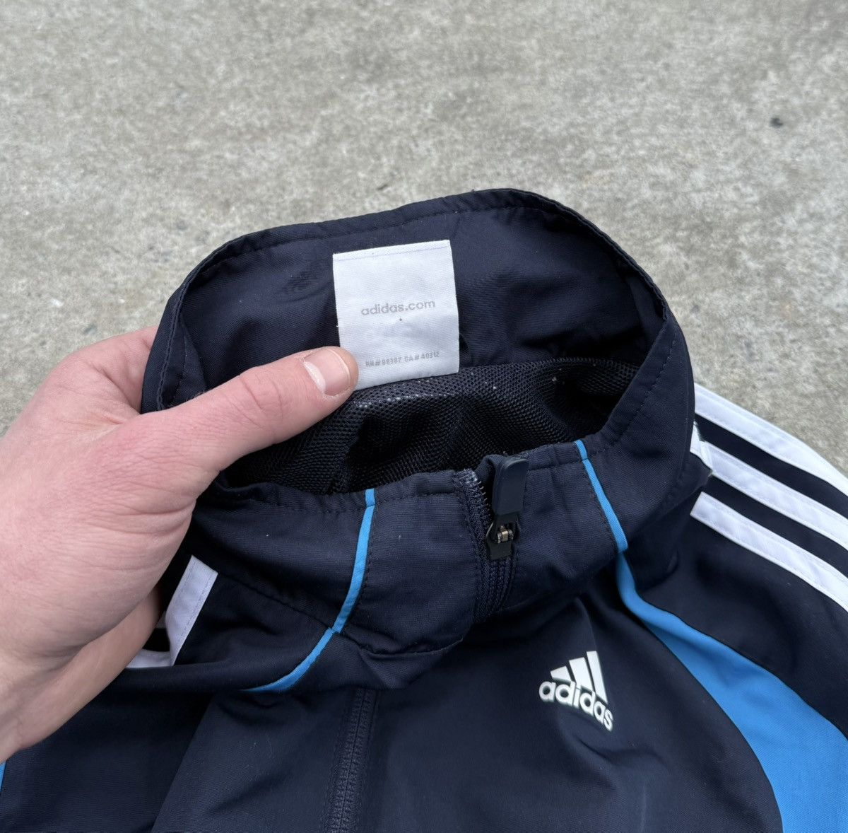 Other Vintage Adidas y2k streetwear nylon windbreaker jacket Size US L / EU 52-54 / 3 - 11 Thumbnail