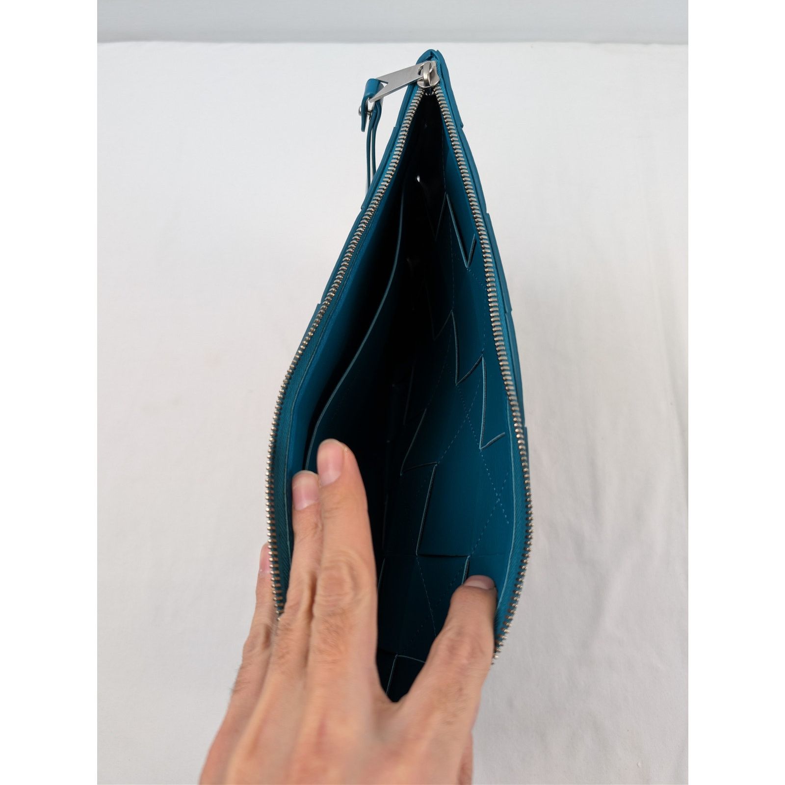 Bottega Veneta o1rshd1 Size: OS / Intrecciato woven leather clutch pouch Size ONE SIZE - 9 Thumbnail