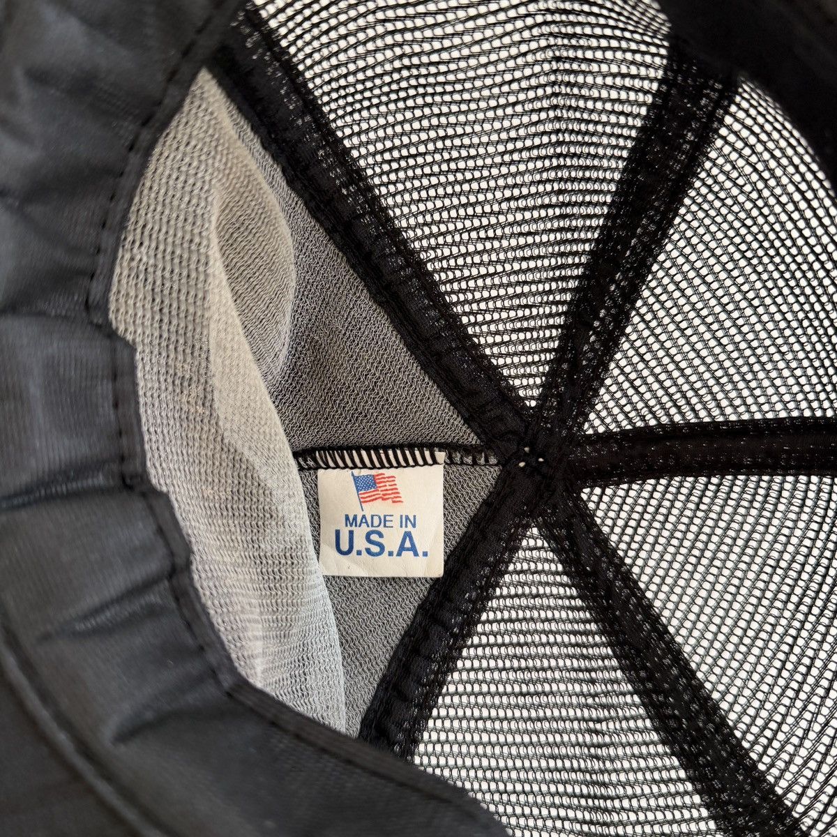 Vintage 1980s Vintage “Who Gives A Sh*t” Trucker Hat Size ONE SIZE - 4 Thumbnail