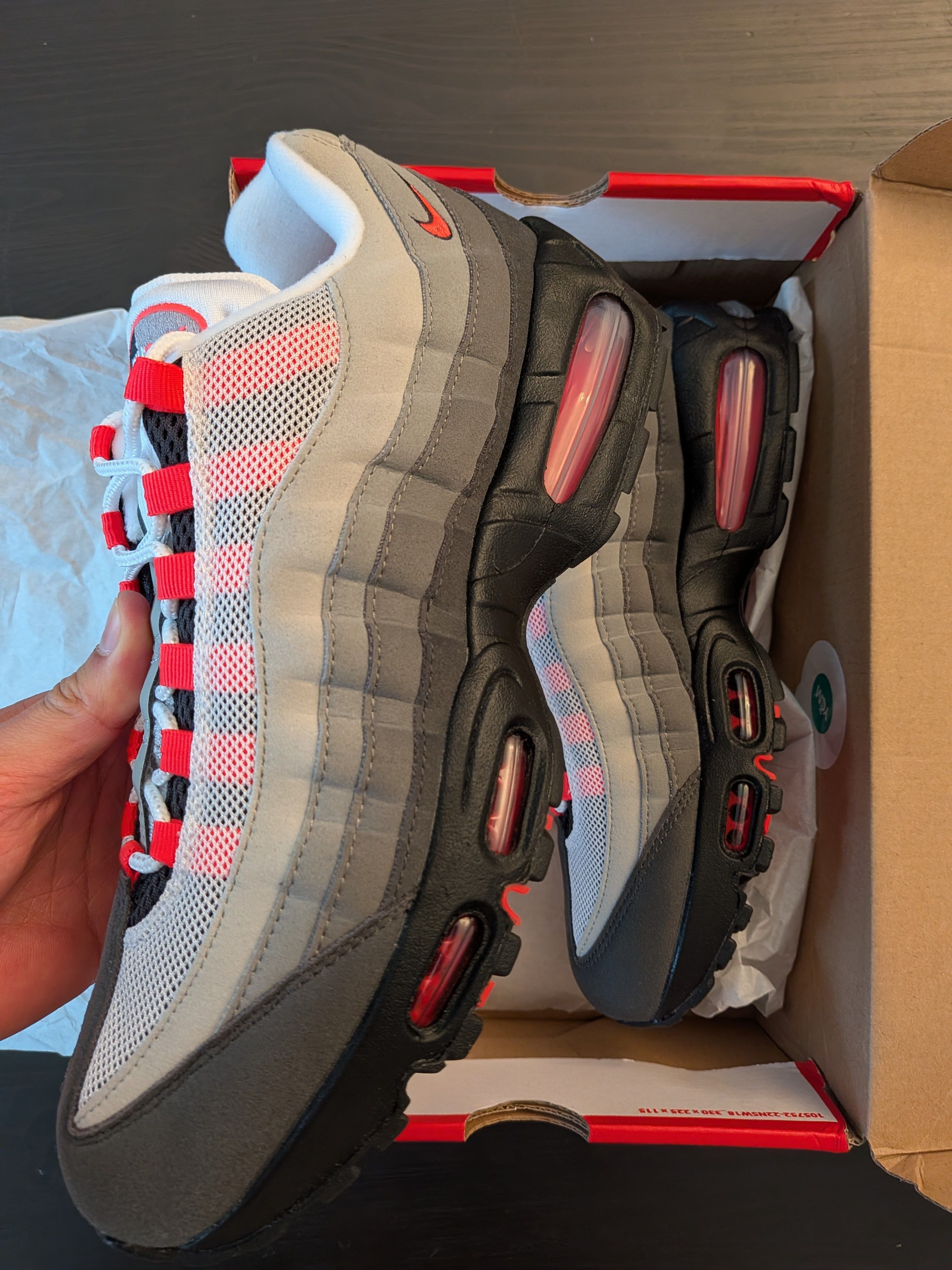Nike Nike Air Max 95 Solar Red 2025 Size US 9.5 / EU 42-43 - 1 Thumbnail