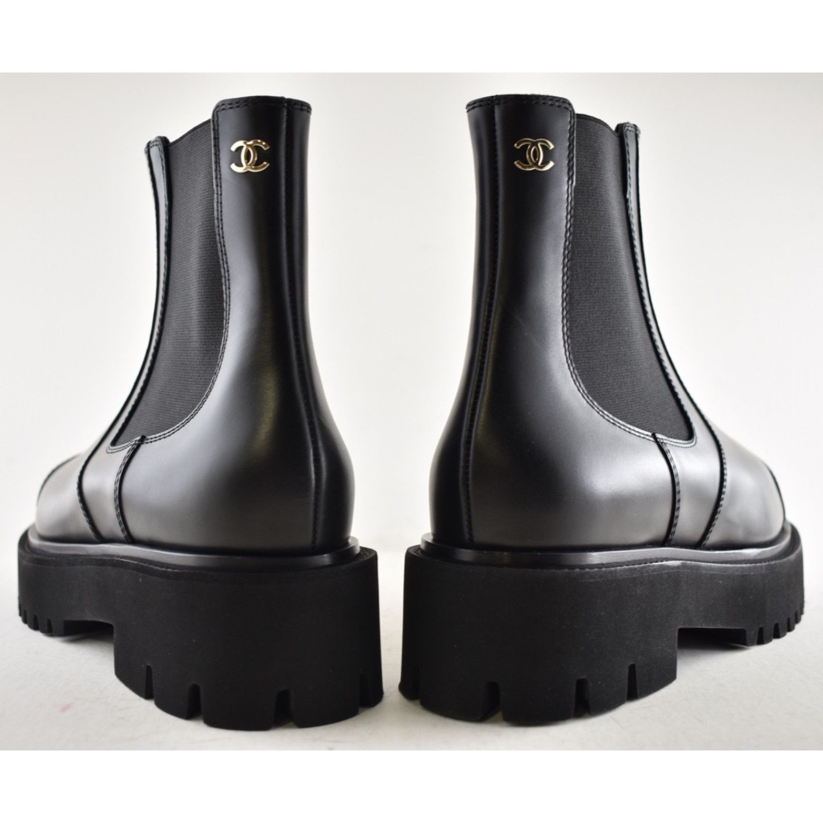 Chanel Chanel 24B Calfskin CC Logo Pull On Chelsea Platform Boot 42 Size US 11 / IT 41 - 14 Thumbnail