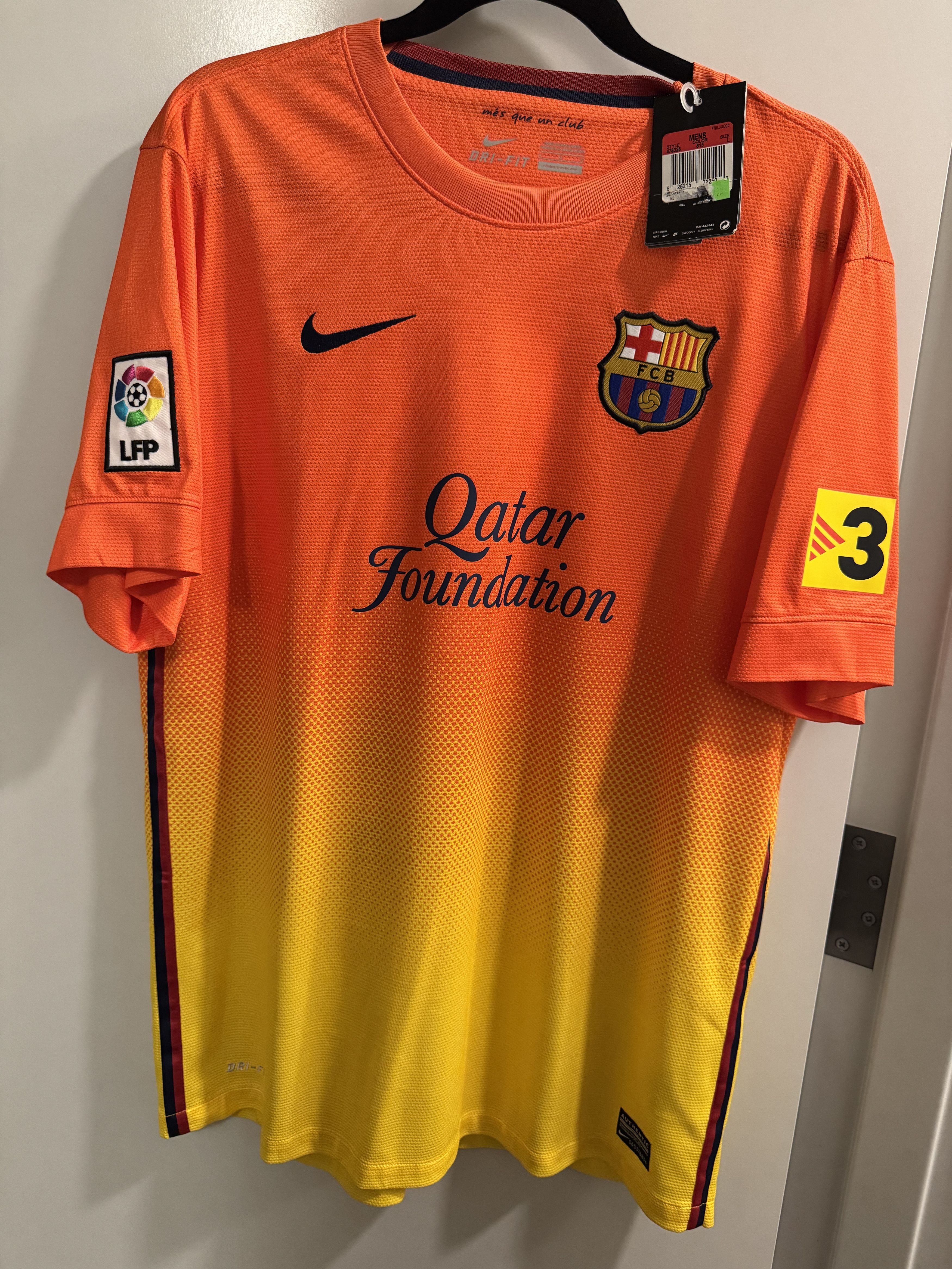 Nike DANI ALVES FC BARCELONA 2012 2013 AWAY JERSEY SOCCER Size US L / EU 52-54 / 3 - 2 Thumbnail