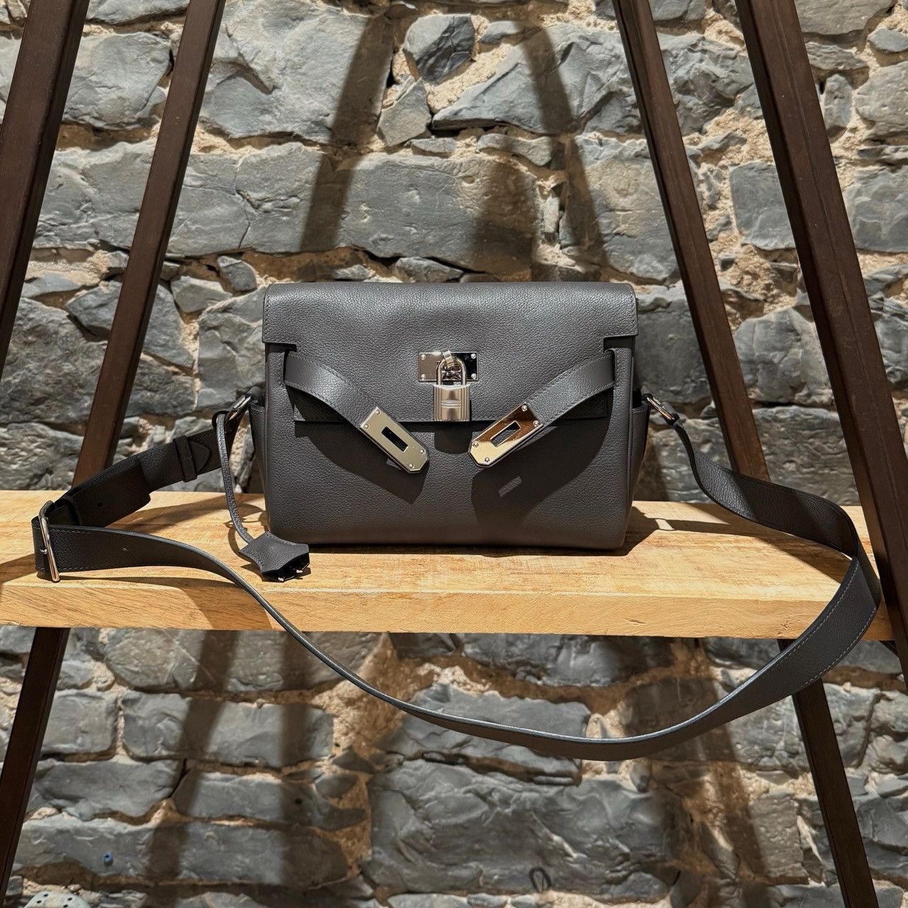 Hermes Hermès 2023 Vert de Gris Evercolor Kelly Messenger PM Bag Size ONE SIZE - 1 Thumbnail
