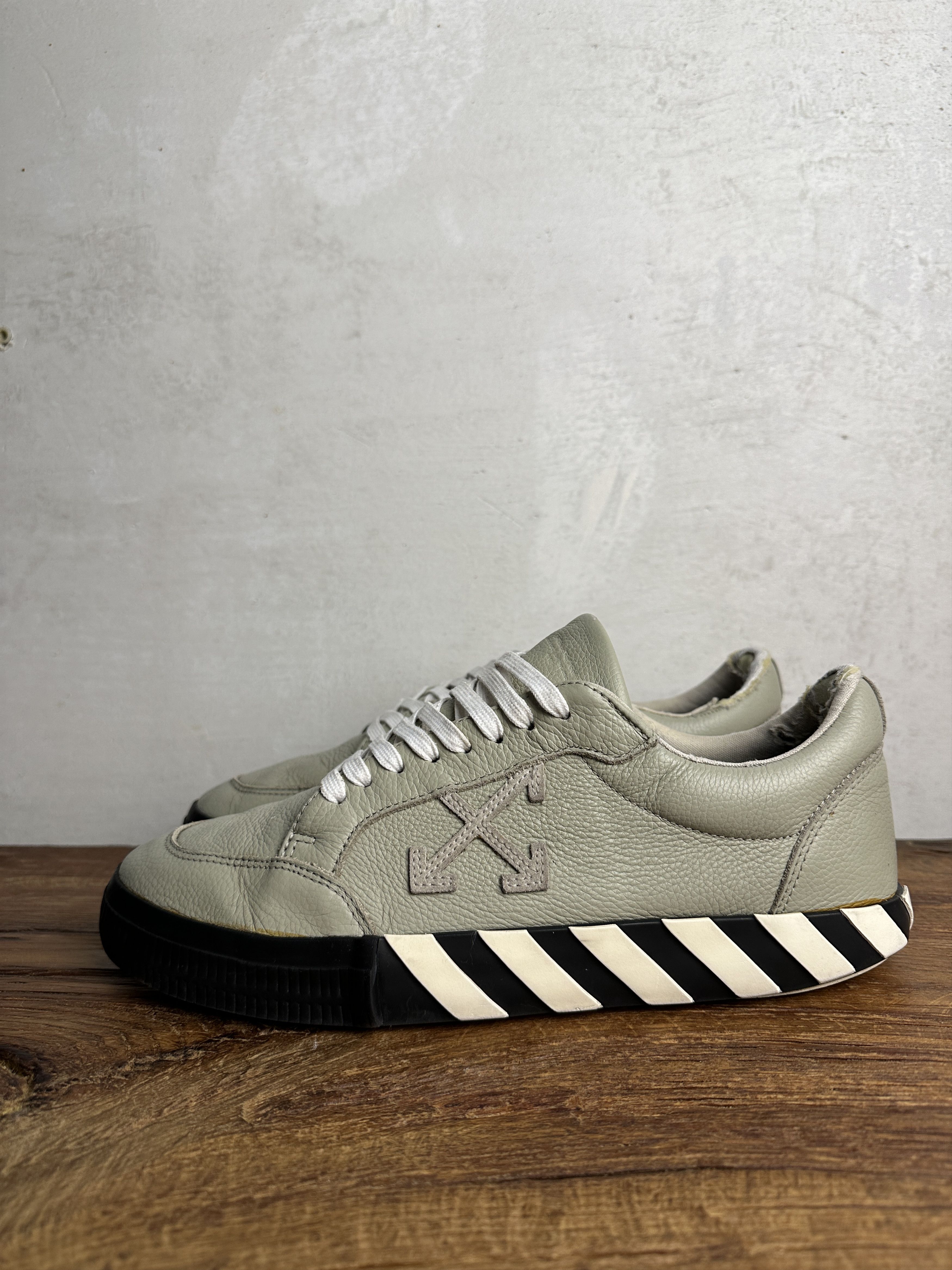 Off-White Off White Vulcanized Leather Low Top Grey Sneakers Size US 10 / EU 43 - 2 Thumbnail