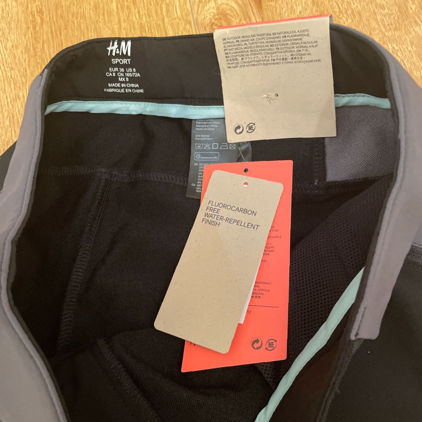 H&M VINTAGE H&M Water Repellent Utility Cargo Pants Black Sz 8 Pockets Buckle Belt Slim Women Regular Pants Size 30" / US 8 / IT 44 - 4 Thumbnail
