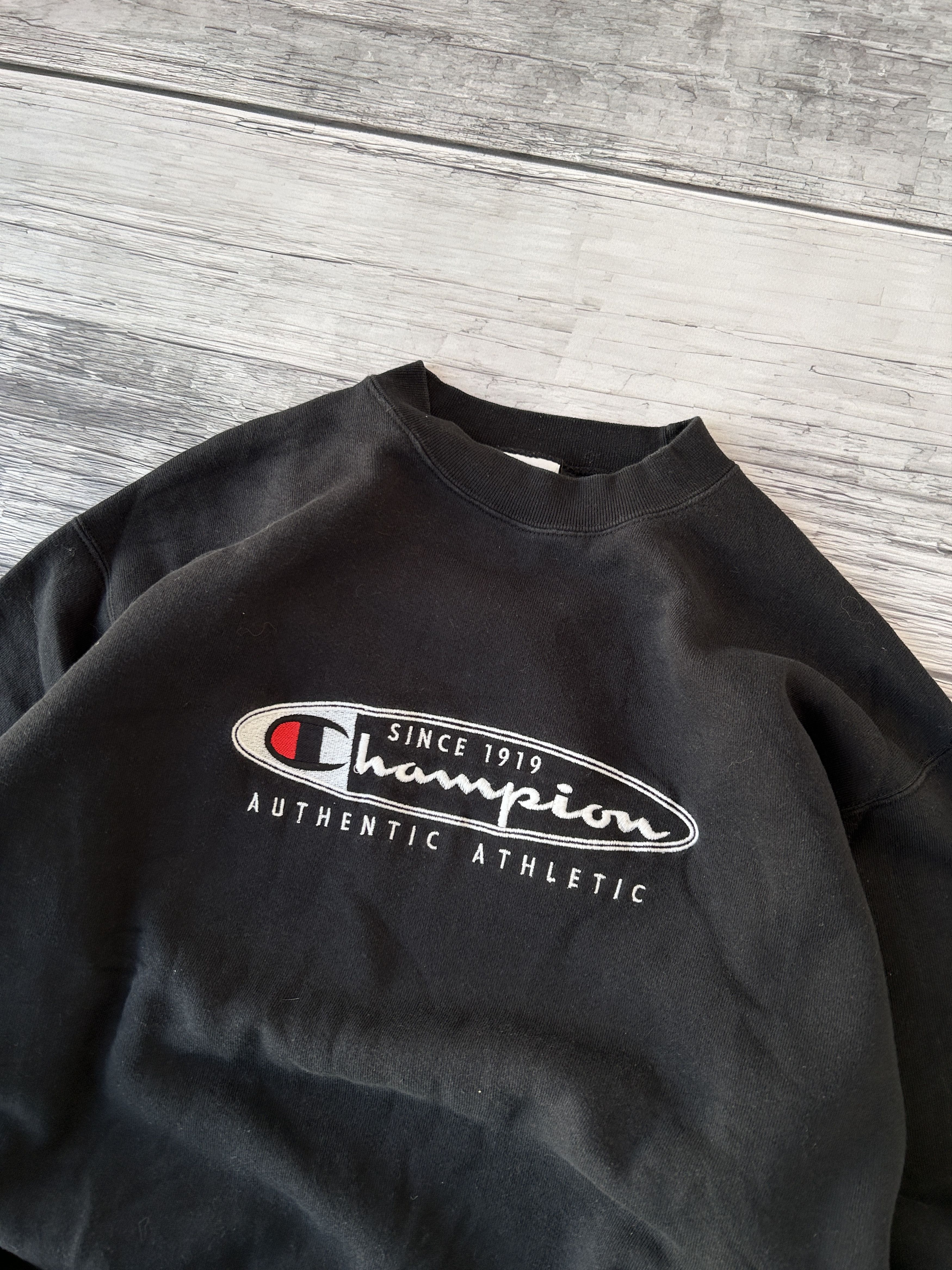 Champion Vintage Champion Y2K Logo Crewneck Sweatshirt Core Size US M / EU 48-50 / 2 - 2 Thumbnail