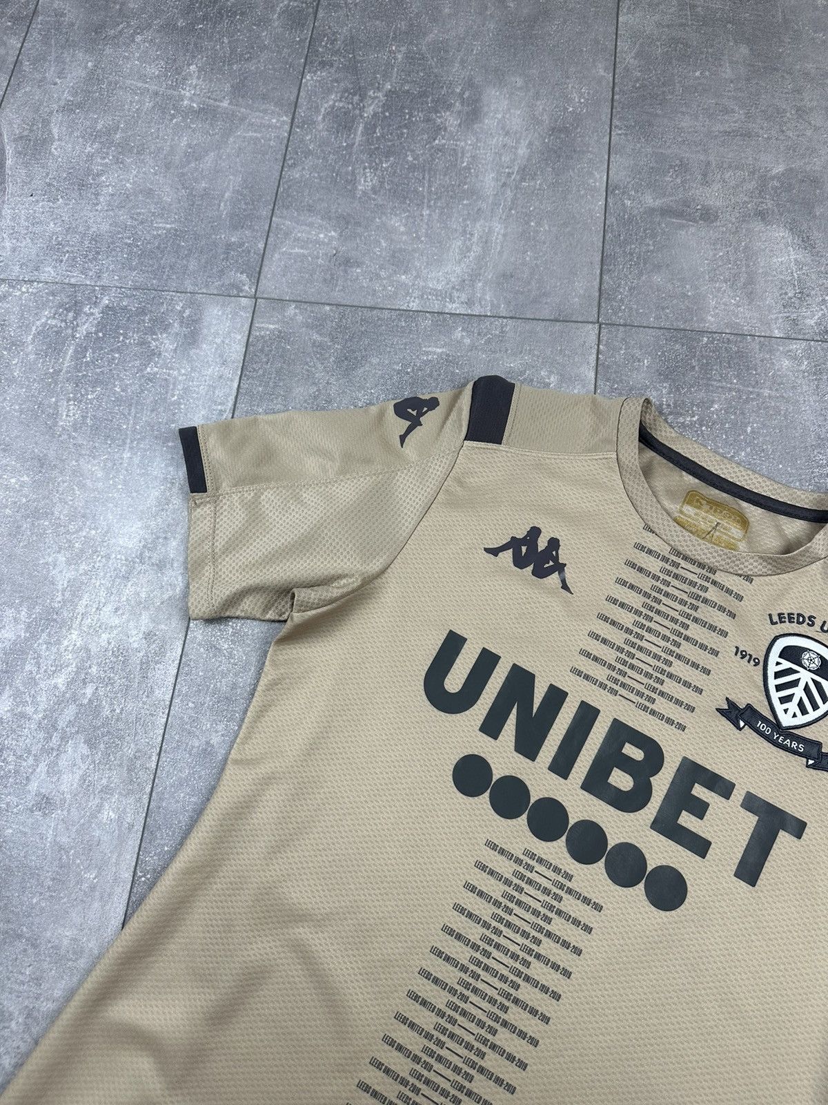 Kappa Kappa Leeds United 2019/20 Training 100 Years Jersey Size US M / EU 48-50 / 2 - 3 Thumbnail