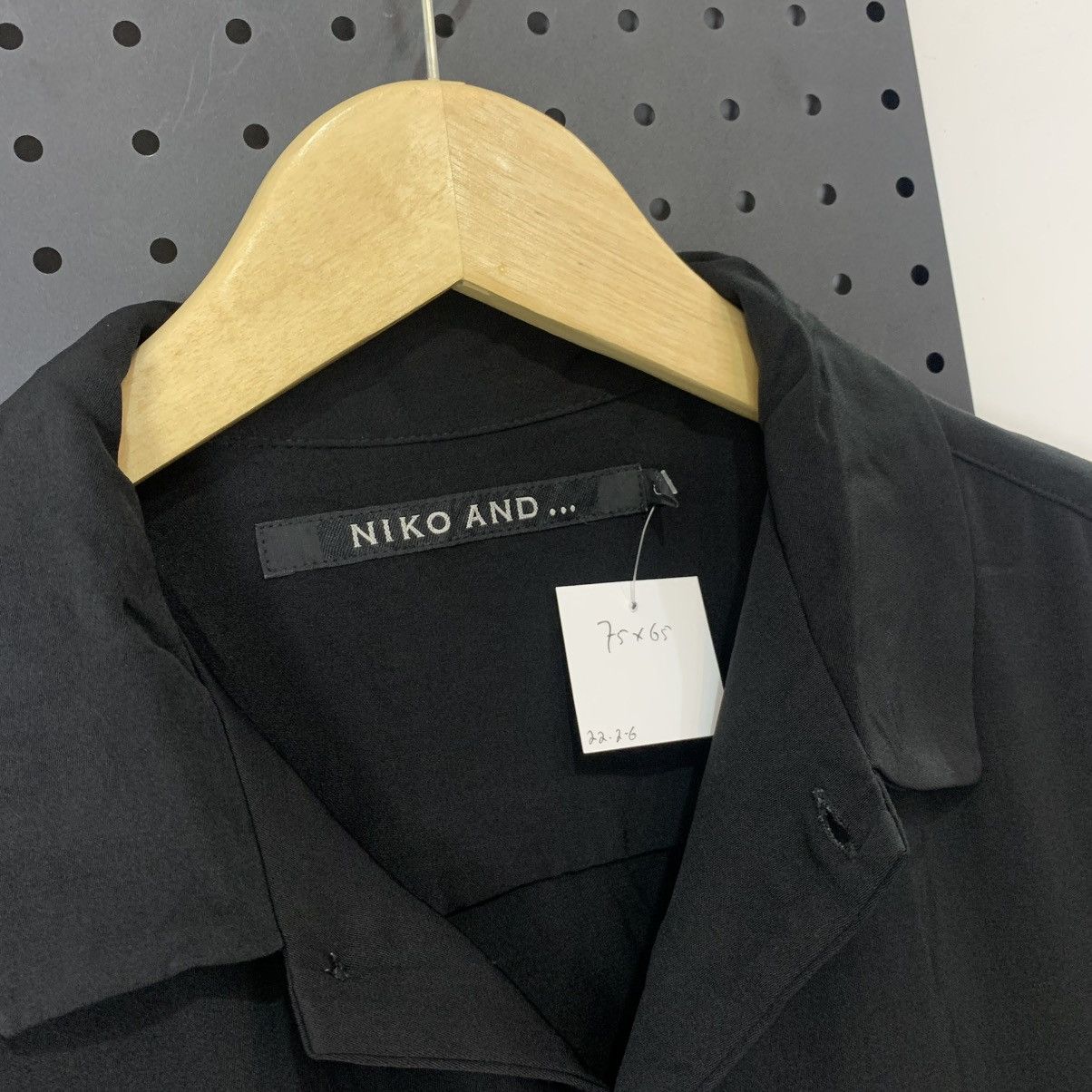 Japanese Brand Niko and... oversized black short button up shirt Size US XL / EU 56 / 4 - 3 Thumbnail