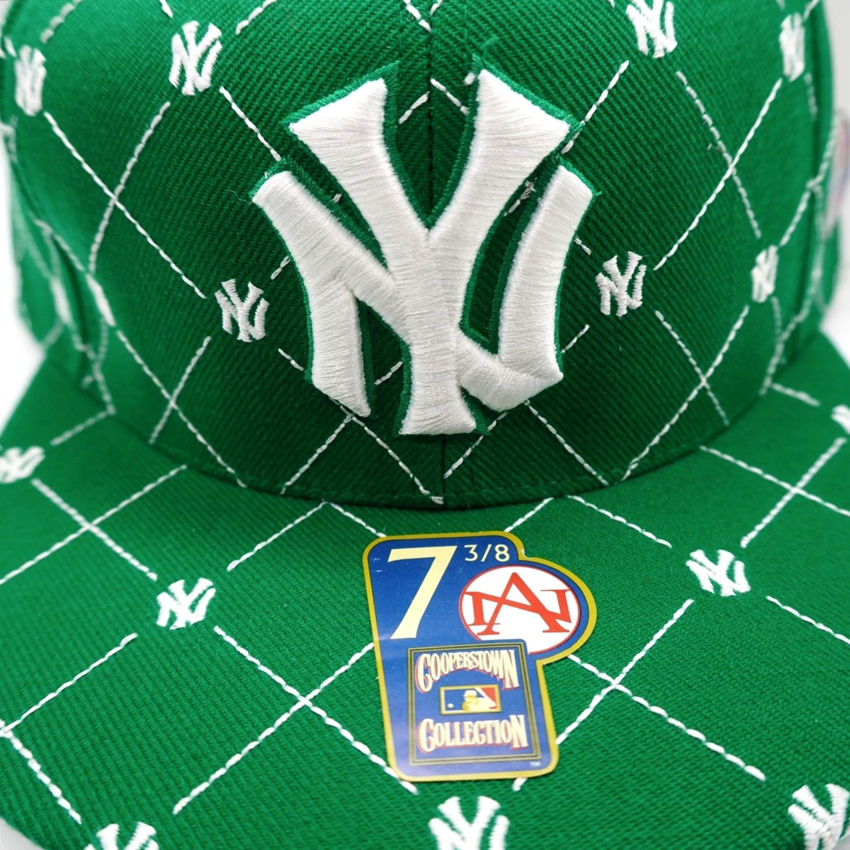American Needle Mens Green NY Yankees Fitted Hat 7 3/8 MLB Quilted All Over Logo AOP St Patricks American Needle Size ONE SIZE - 3 Thumbnail