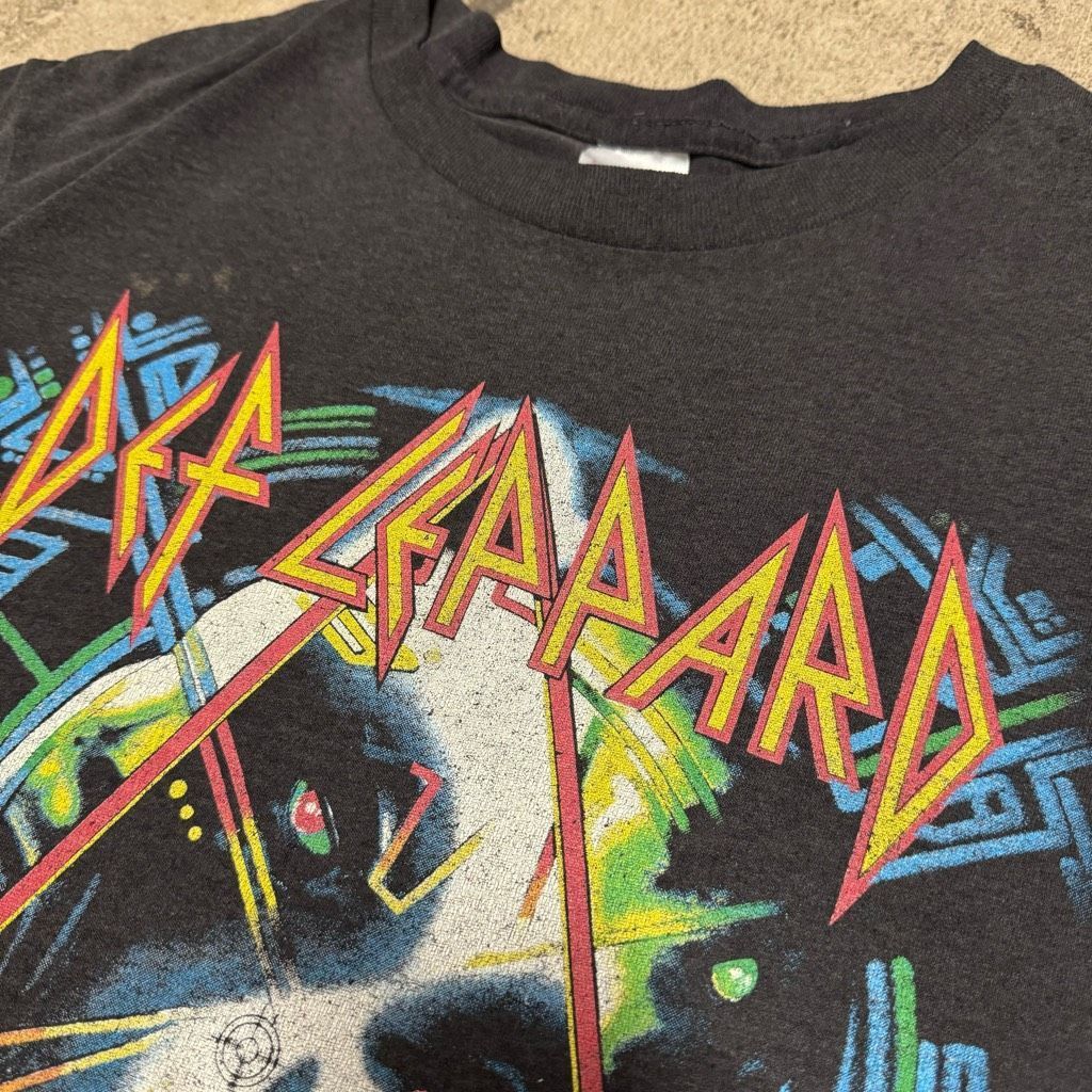 Vintage Vintage 1987 Def Leppard Hysteria Tour Band Graphic T-shirt Size US M / EU 48-50 / 2 - 2 Thumbnail