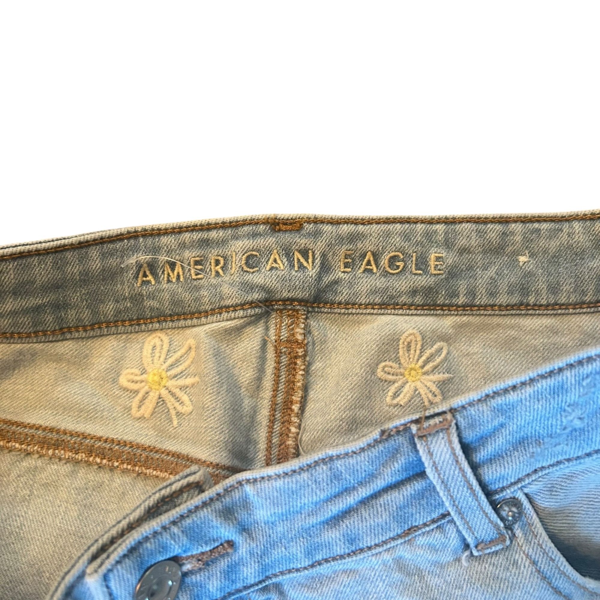 American Eagle Outfitters American Eagle Daisy Embroidered Frayed Hem Denim Mom Shorts Size 38" / US 16 / IT 52 - 3 Thumbnail