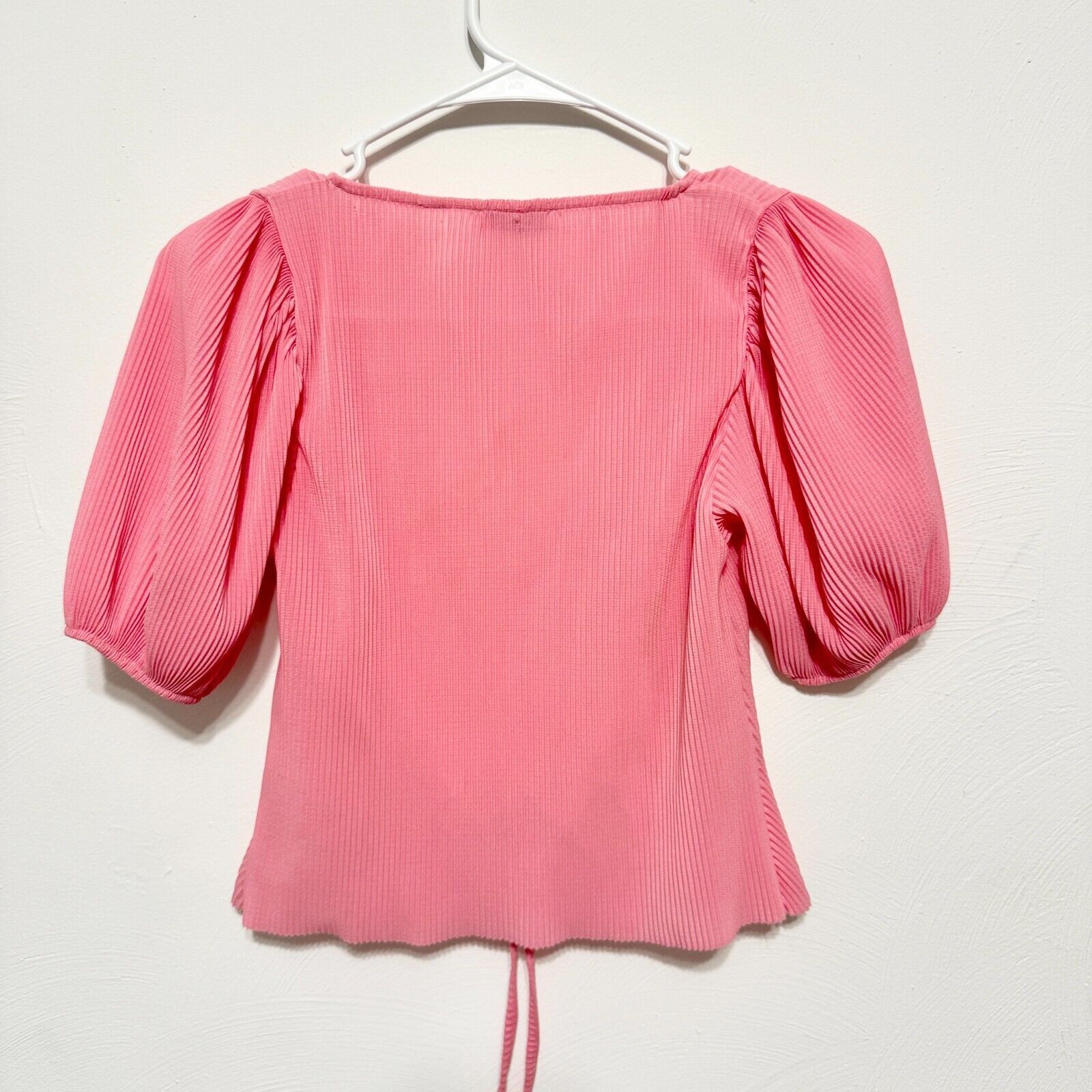 Zara Zara Blouse Medium Puff Sleeve Crop Ruffled Textured Vneck Size M / US 6-8 / IT 42-44 - 3 Thumbnail