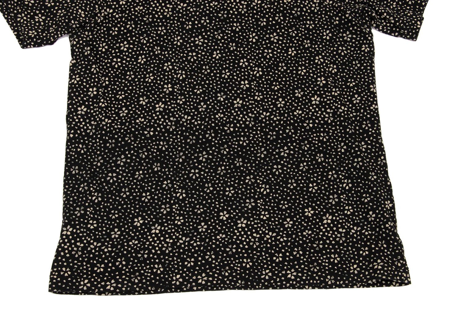 Yohji Yamamoto Yohji Yamamoto Cotton Flower Print T-Shirt Size US L / EU 52-54 / 3 - 5 Thumbnail