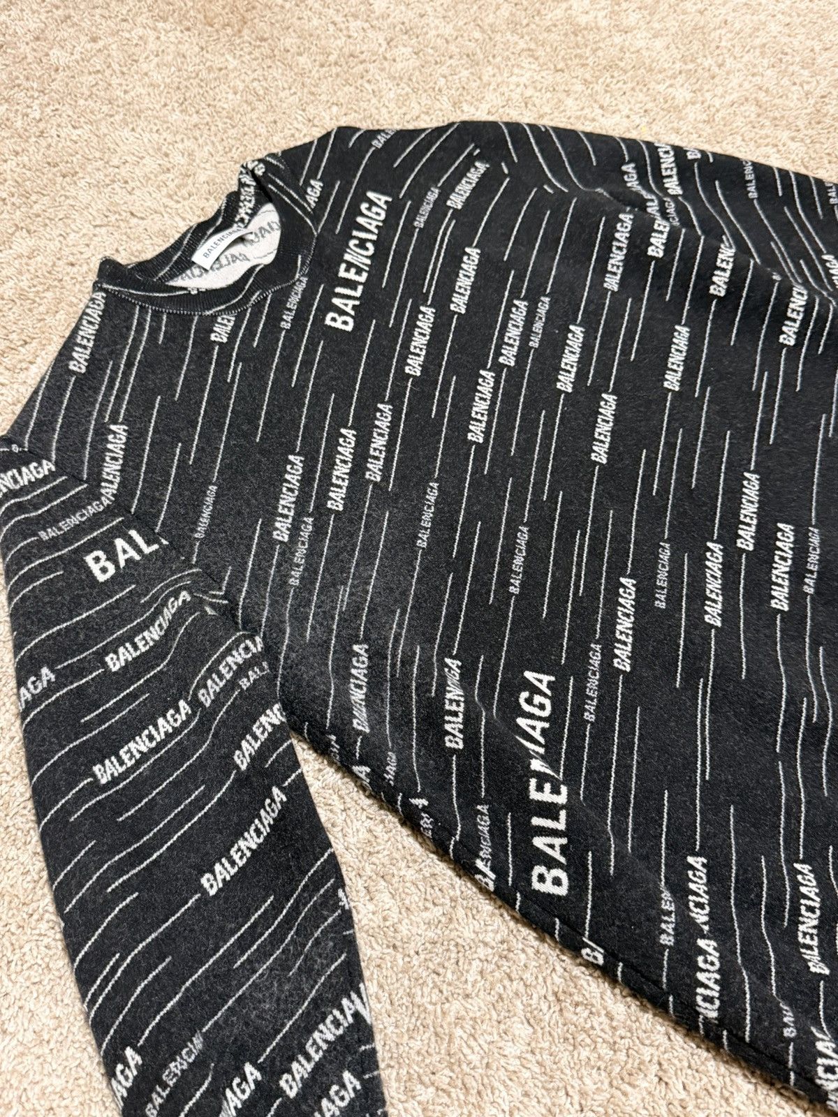 Balenciaga Balenciaga all over print wool sweater Size US M / EU 48-50 / 2 - 2 Thumbnail