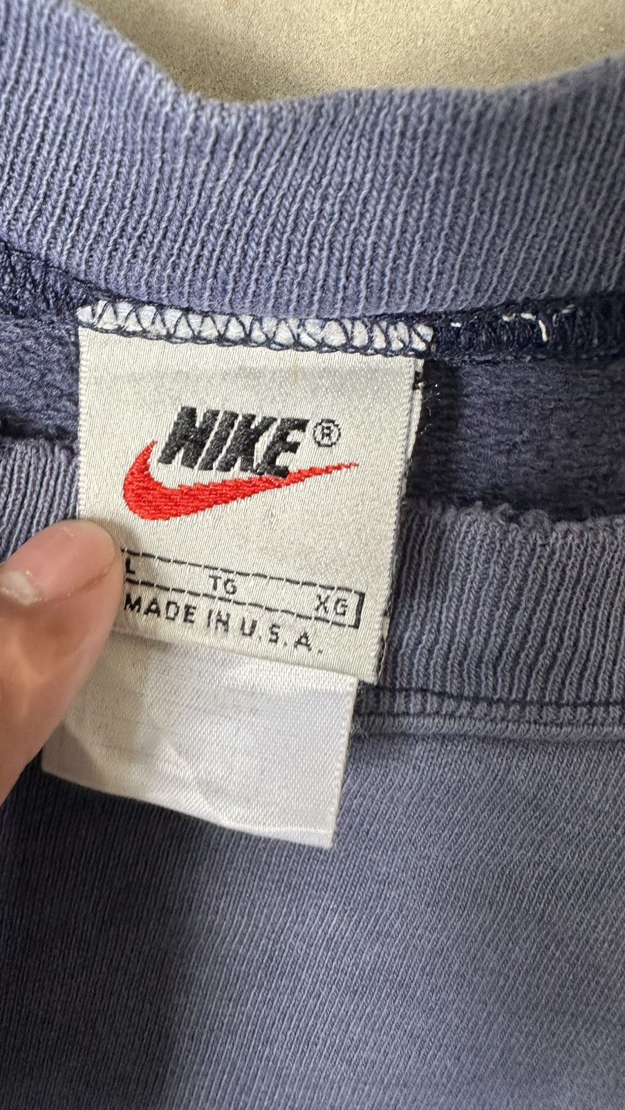 Nike VINTAGE NIKE MINI SWOSSH WELL FADED SWEATSHIRT Size US XL / EU 56 / 4 - 6 Thumbnail