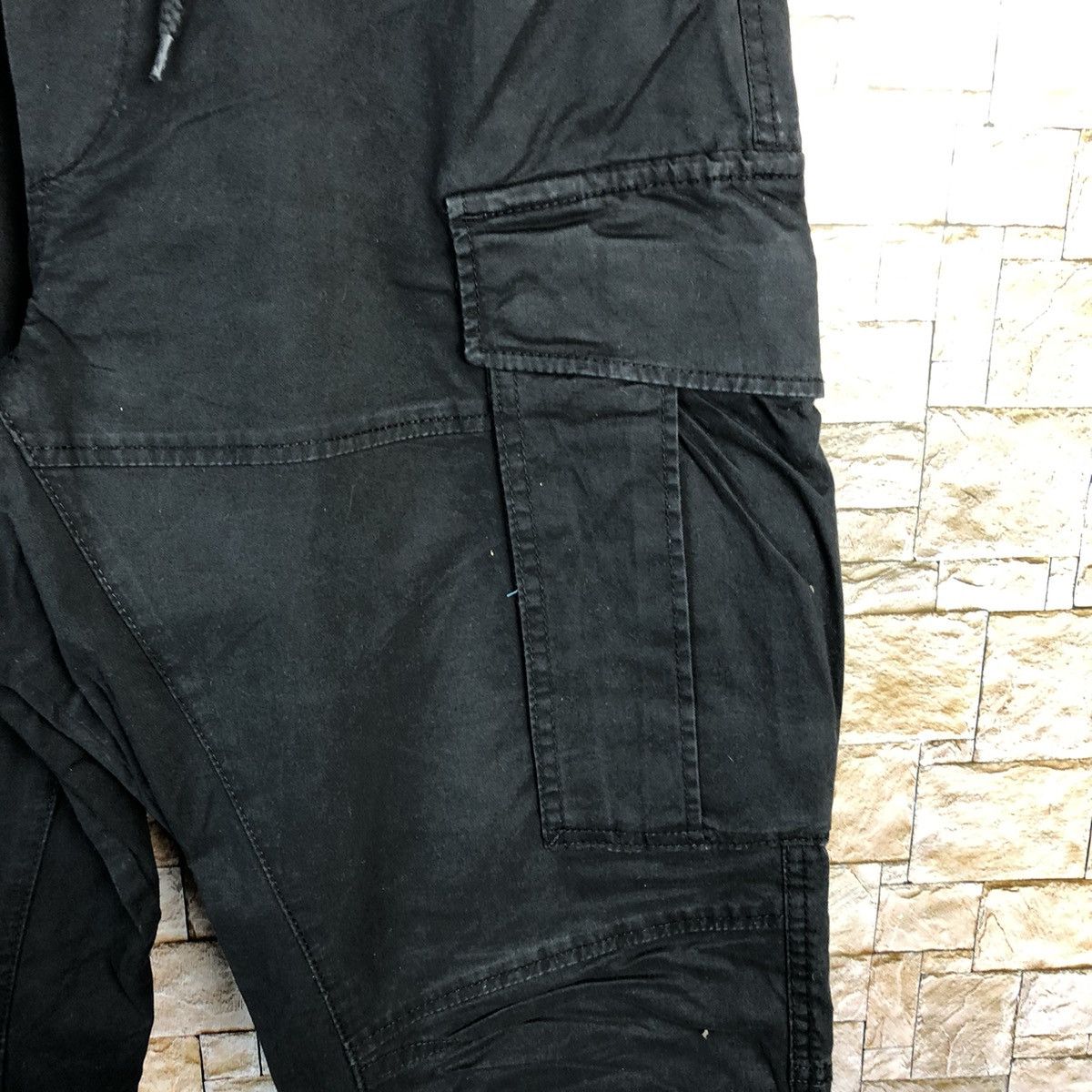 Japanese Brand H&M Black Cargo Multipocket Joggers Pants #A121 Size US 34 / EU 50 - 10 Thumbnail