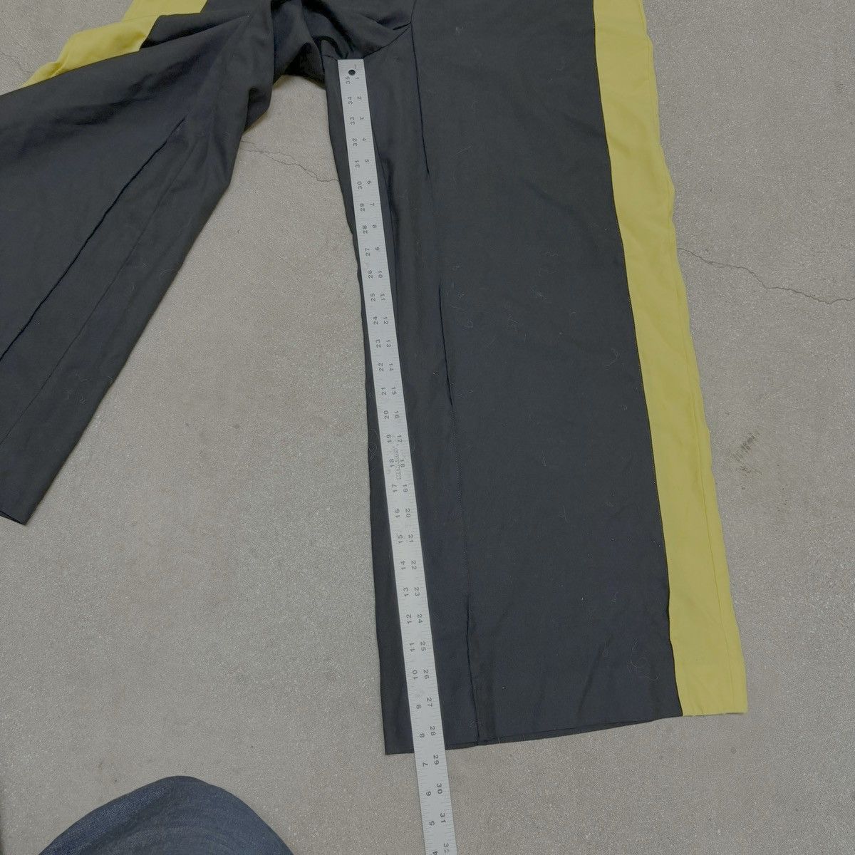 Loewe Leoww black and yellow stripe pants Size US 32 / EU 48 - 6 Thumbnail