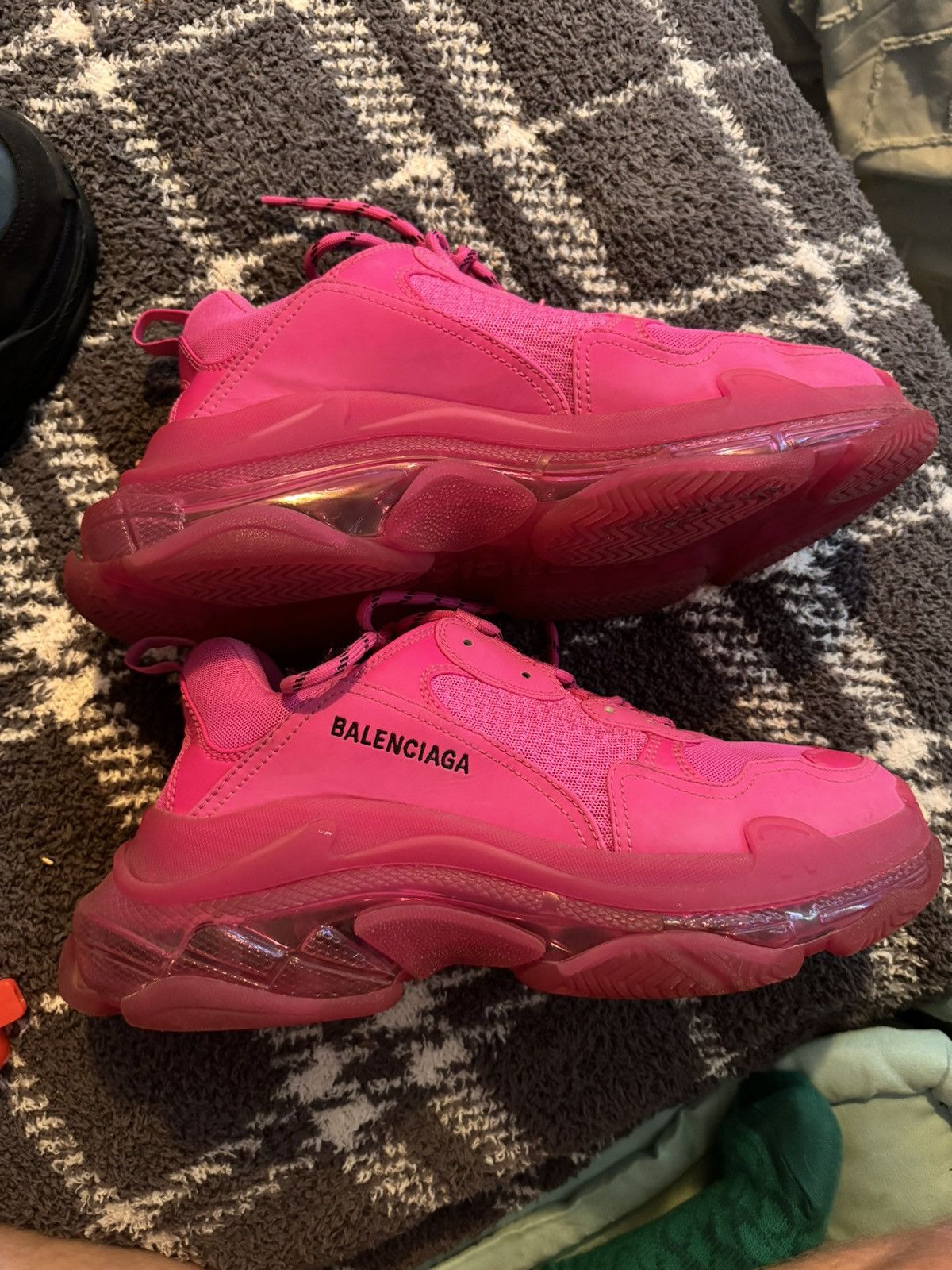 Balenciaga BALENCIAGA TRIPLE S PINK SNEAKERS Size US 10 / EU 43 - 2 Thumbnail
