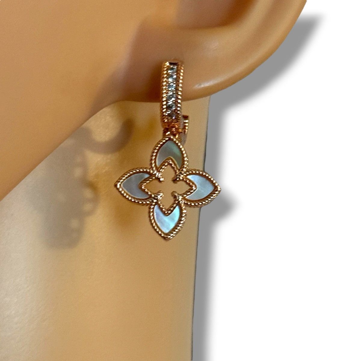 Other Rose gold mother of pearl inlay CZ clover dangle earrings Size ONE SIZE - 4 Thumbnail