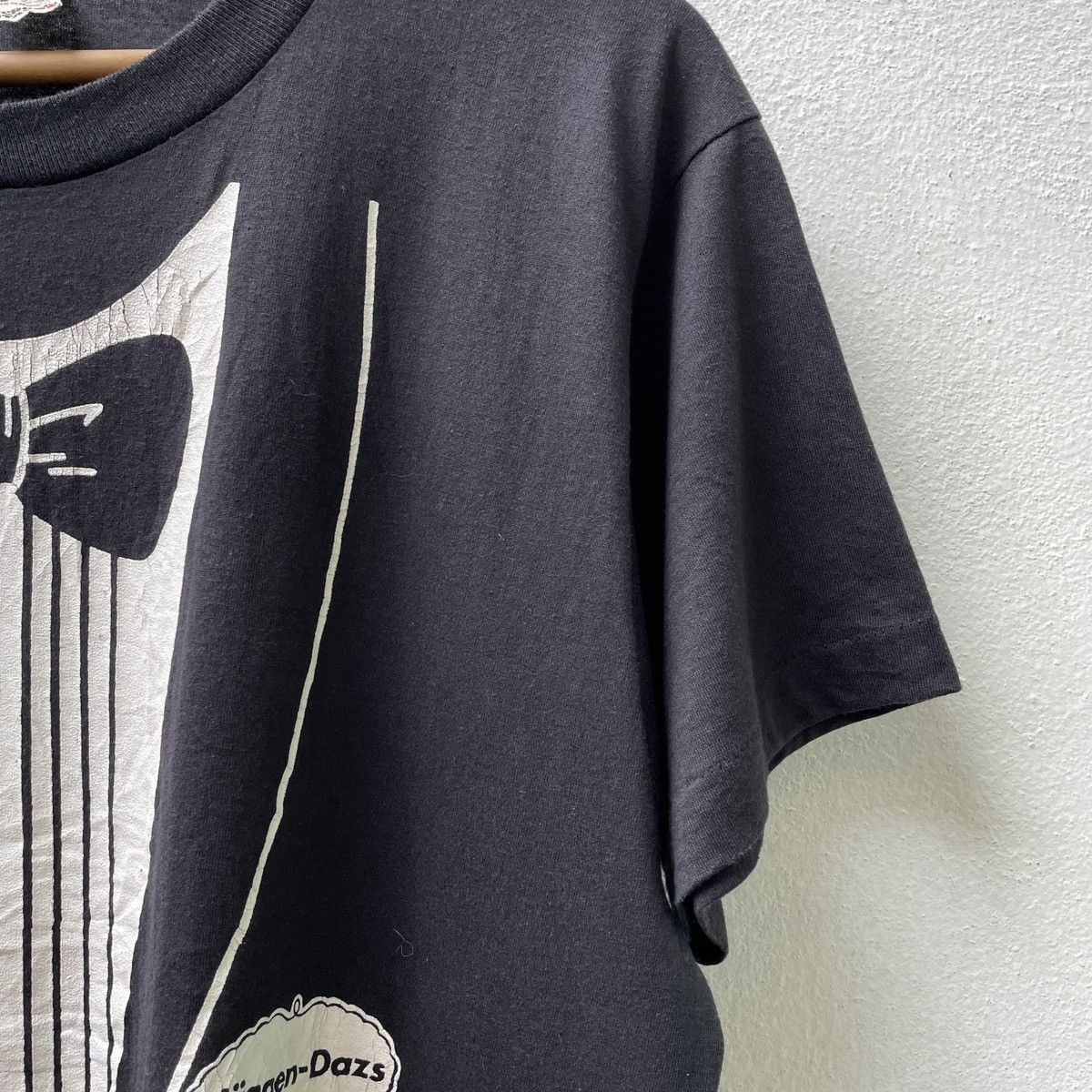 Vintage Vintage 80s Haagen Dazs Tuxedo Promo T-Shirt Single Stitch Size US M / EU 48-50 / 2 - 10 Thumbnail