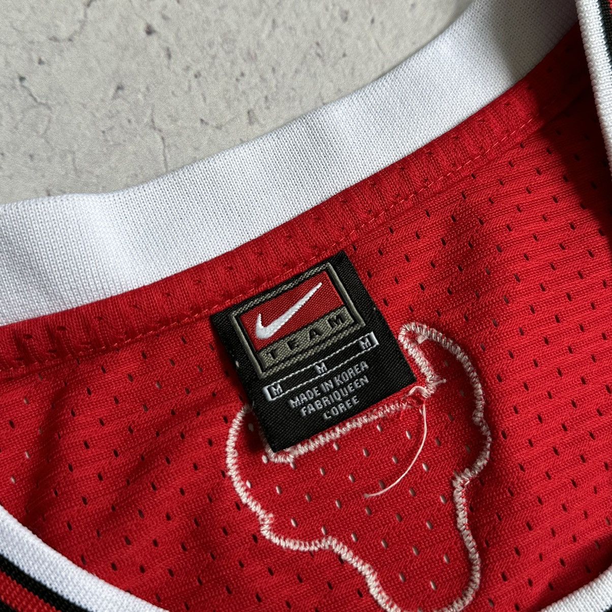 NBA × Nike Vintage Nike Chicago Bulls Jordan #23 NBA Jersey Size US M / EU 48-50 / 2 - 12 Thumbnail