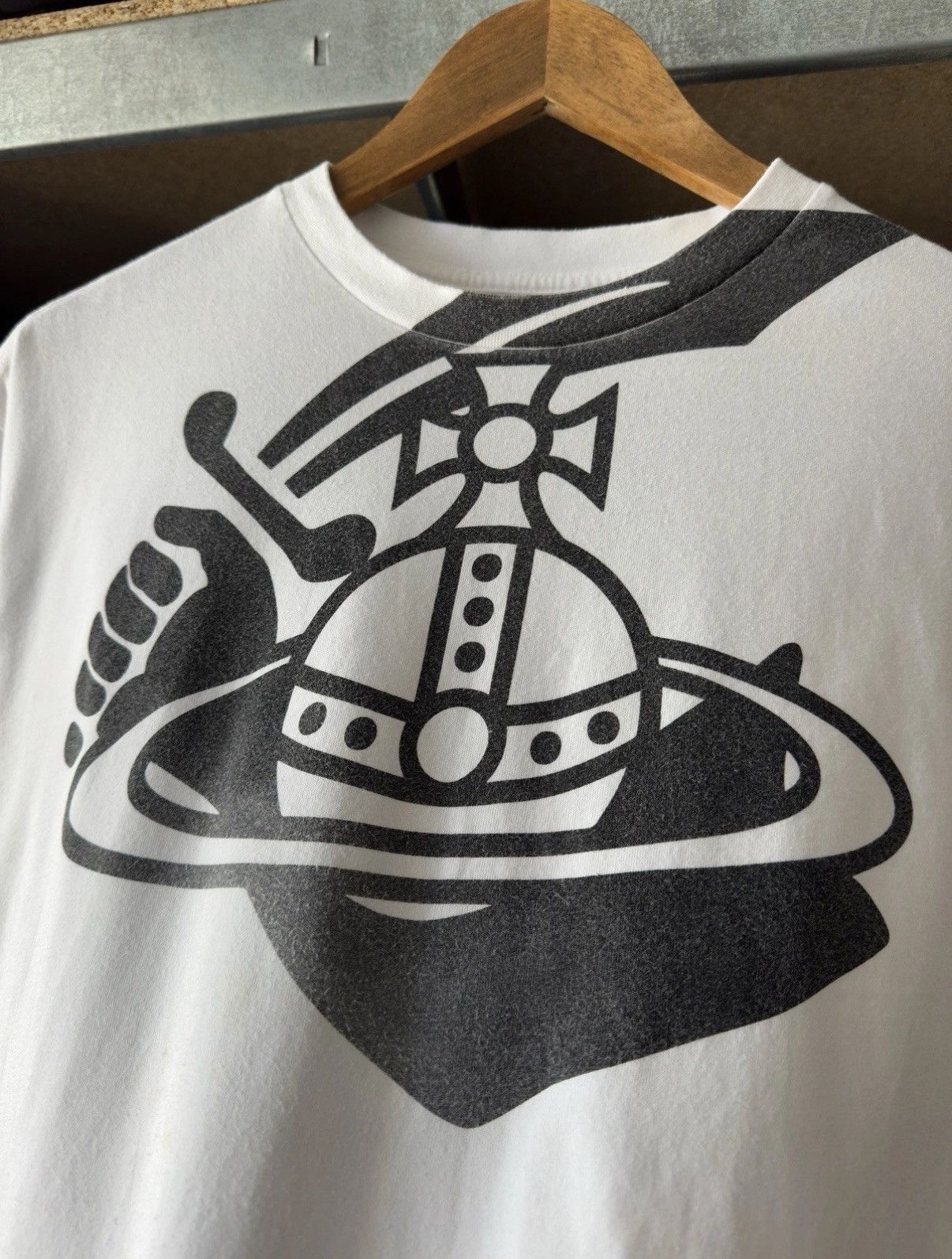 Vivienne Westwood Vivienne Westwood Vintage Big Logo Y2K White T-shirt Men Size US M / EU 48-50 / 2 - 4 Thumbnail