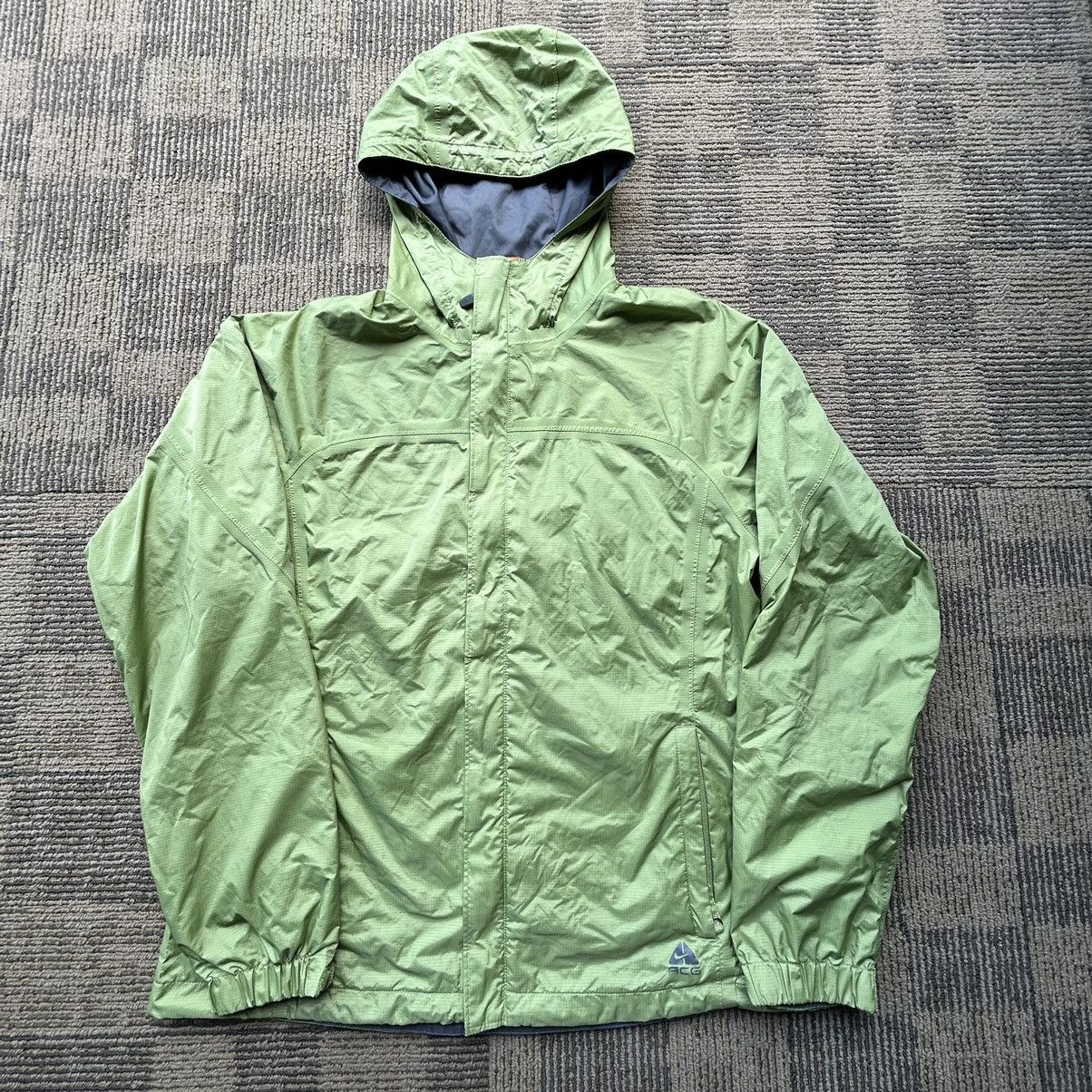Nike ACG Vtg Nike ACG Light Green Full-Zip Windbreaker Jacket Women’s Size M / US 6-8 / IT 42-44 - 1 Thumbnail