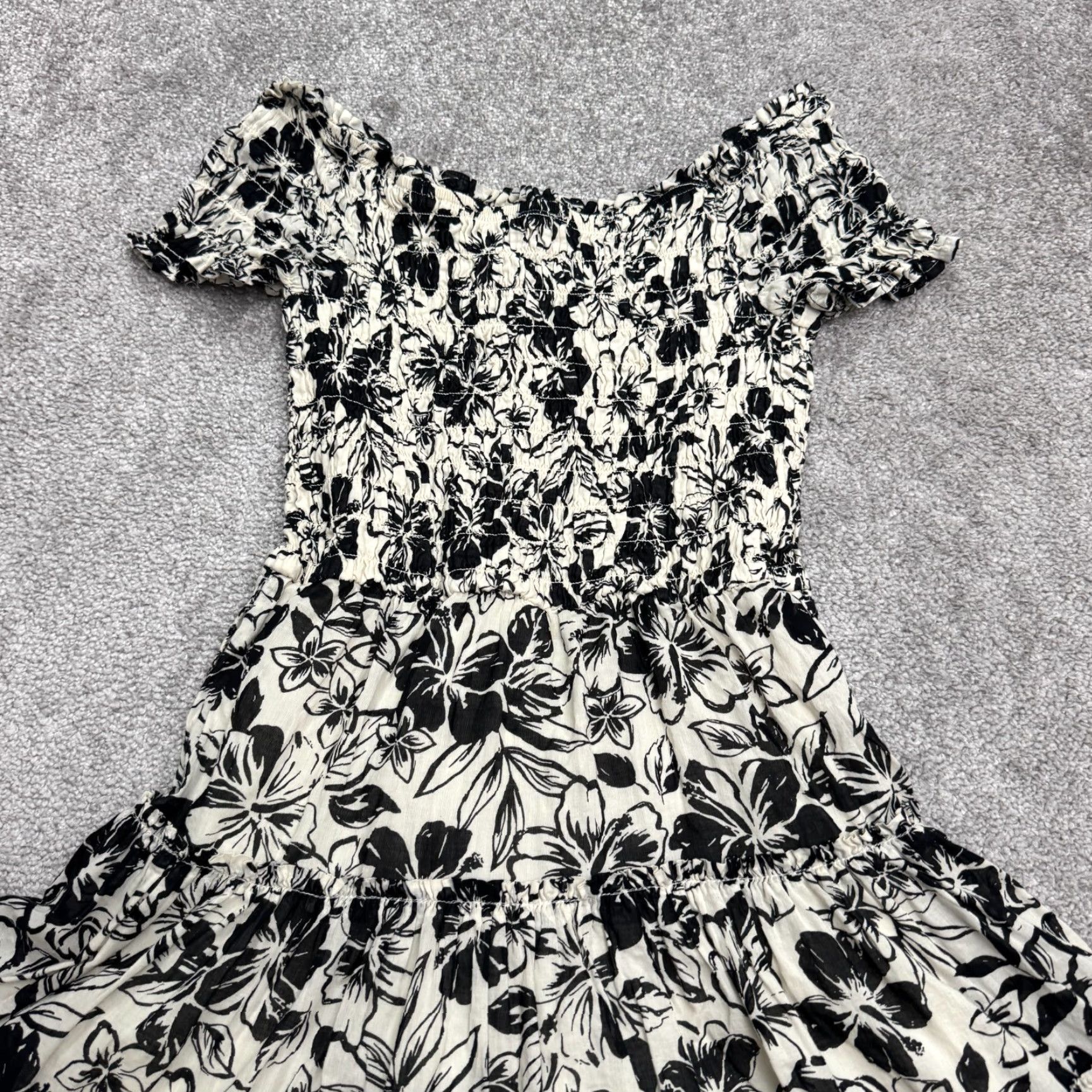 American Eagle Outfitters American Eagle Outfitters Dress Women XS Black White Floral Smocked Puff Sleeve Mini A-Line Sundress Casual Bohemian 90s Style Flowers Size XS / US 0-2 / IT 36-38 - 6 Thumbnail