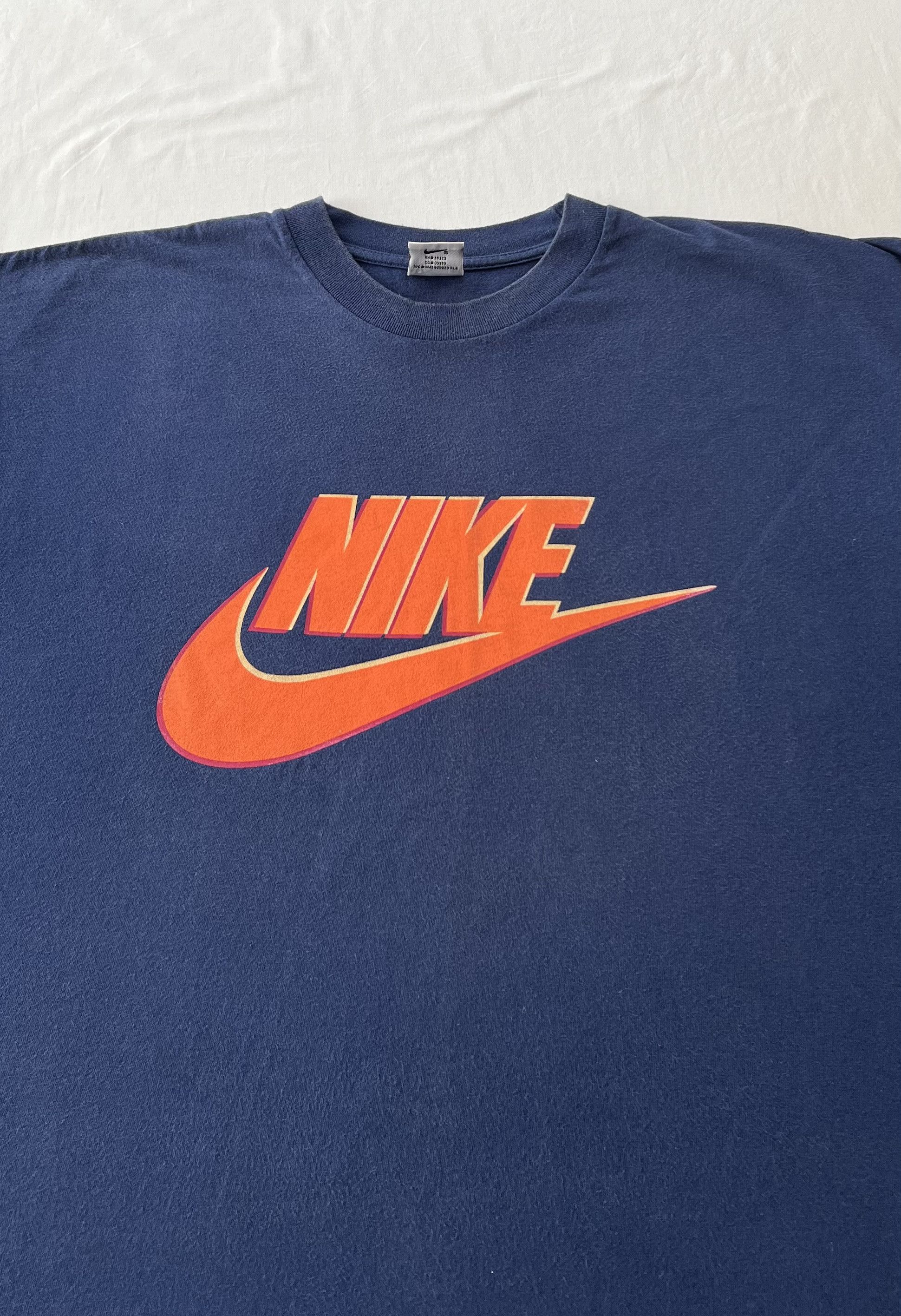 Nike Vintage 90s Nike Blue T-shirt Size US L / EU 52-54 / 3 - 5 Thumbnail