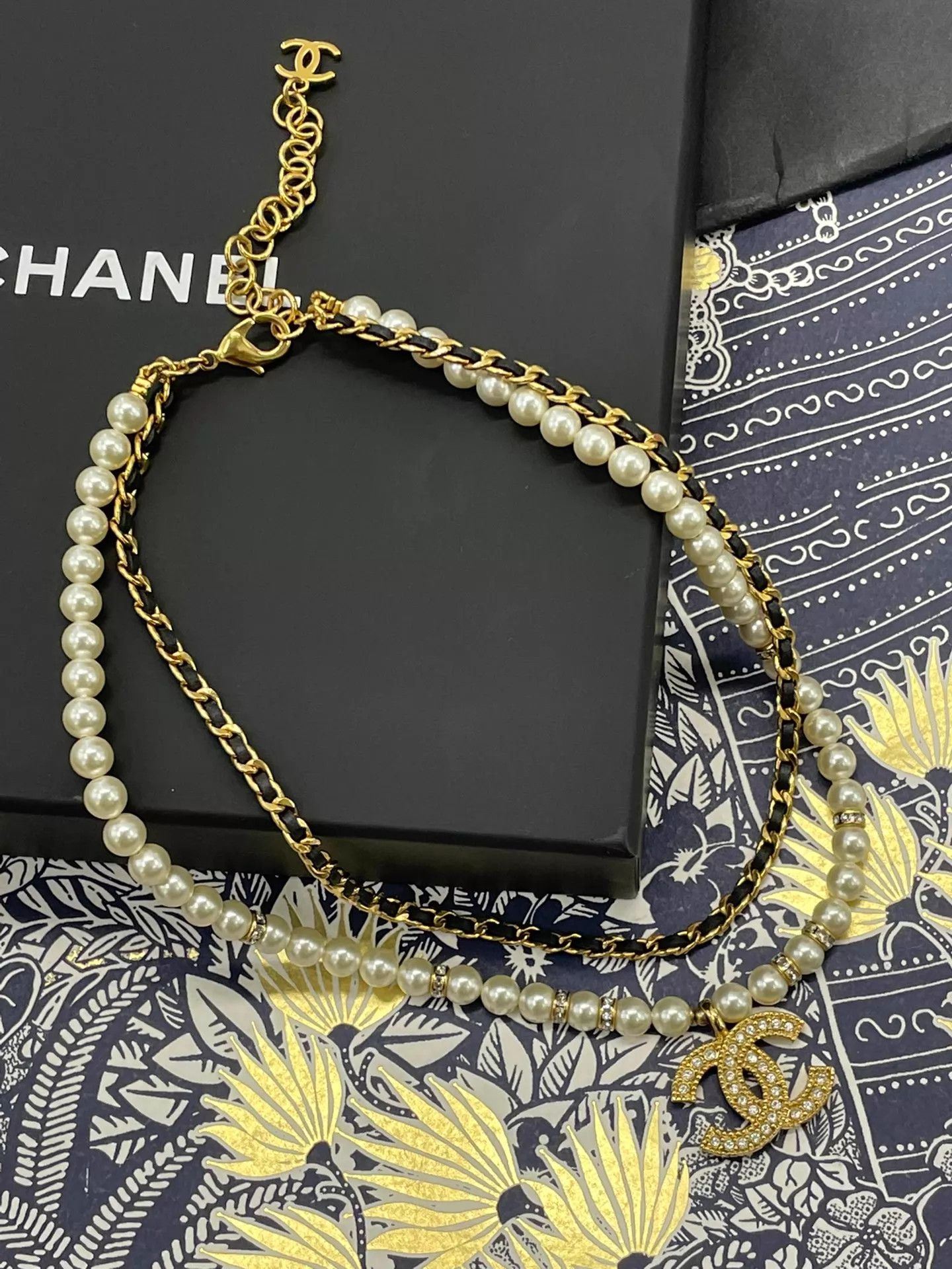 Chanel Chanel Classic Pearl Leather Chain Layered Necklace Size ONE SIZE - 6 Thumbnail