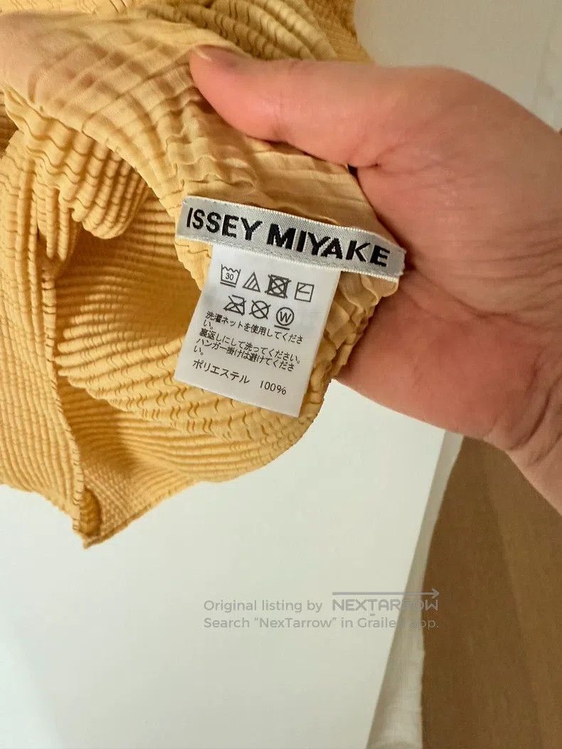 Issey Miyake Issey Miyake Goose Yellow Short Sleeve Top Size M / US 6-8 / IT 42-44 - 4 Thumbnail