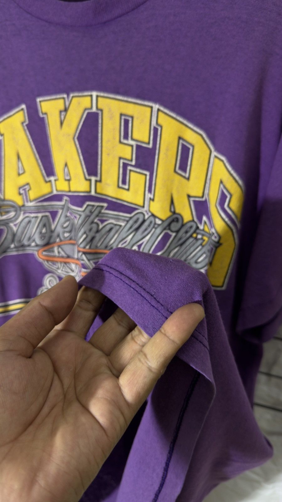 NBA Vintage 90's paper thin NBA LA Lakers tee shirt Size US XL / EU 56 / 4 - 8 Thumbnail