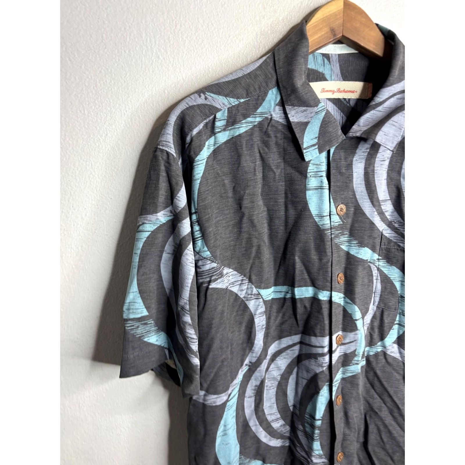 Tommy Bahama Tommy Bahama Shirt Mens M Gray Camp Button Front Hawaiian Abstract Size US M / EU 48-50 / 2 - 2 Thumbnail